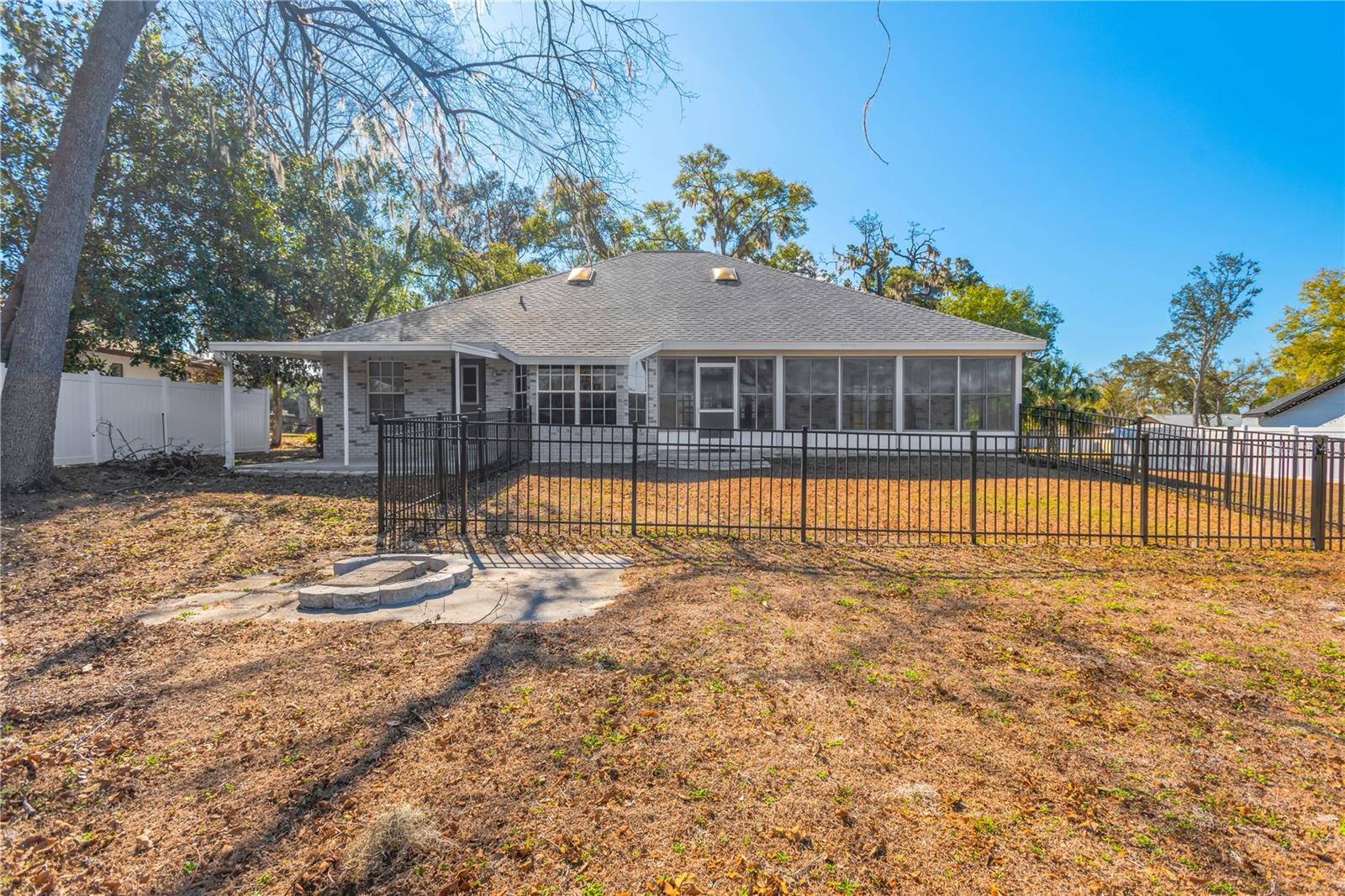 Image 44 of 52 For 11534 River Country Drive