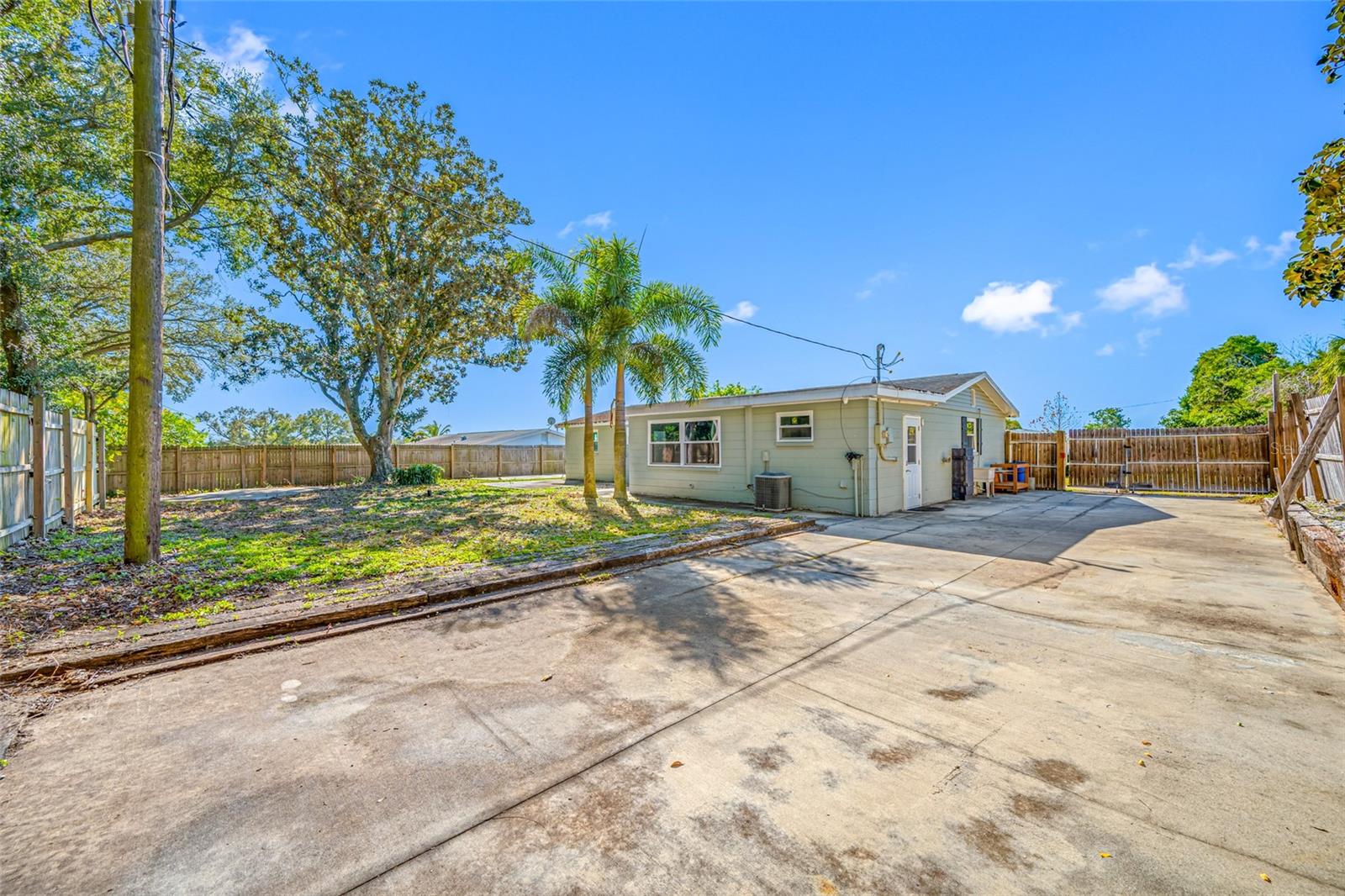 Image 16 of 61 For 3412 Peterborough Street