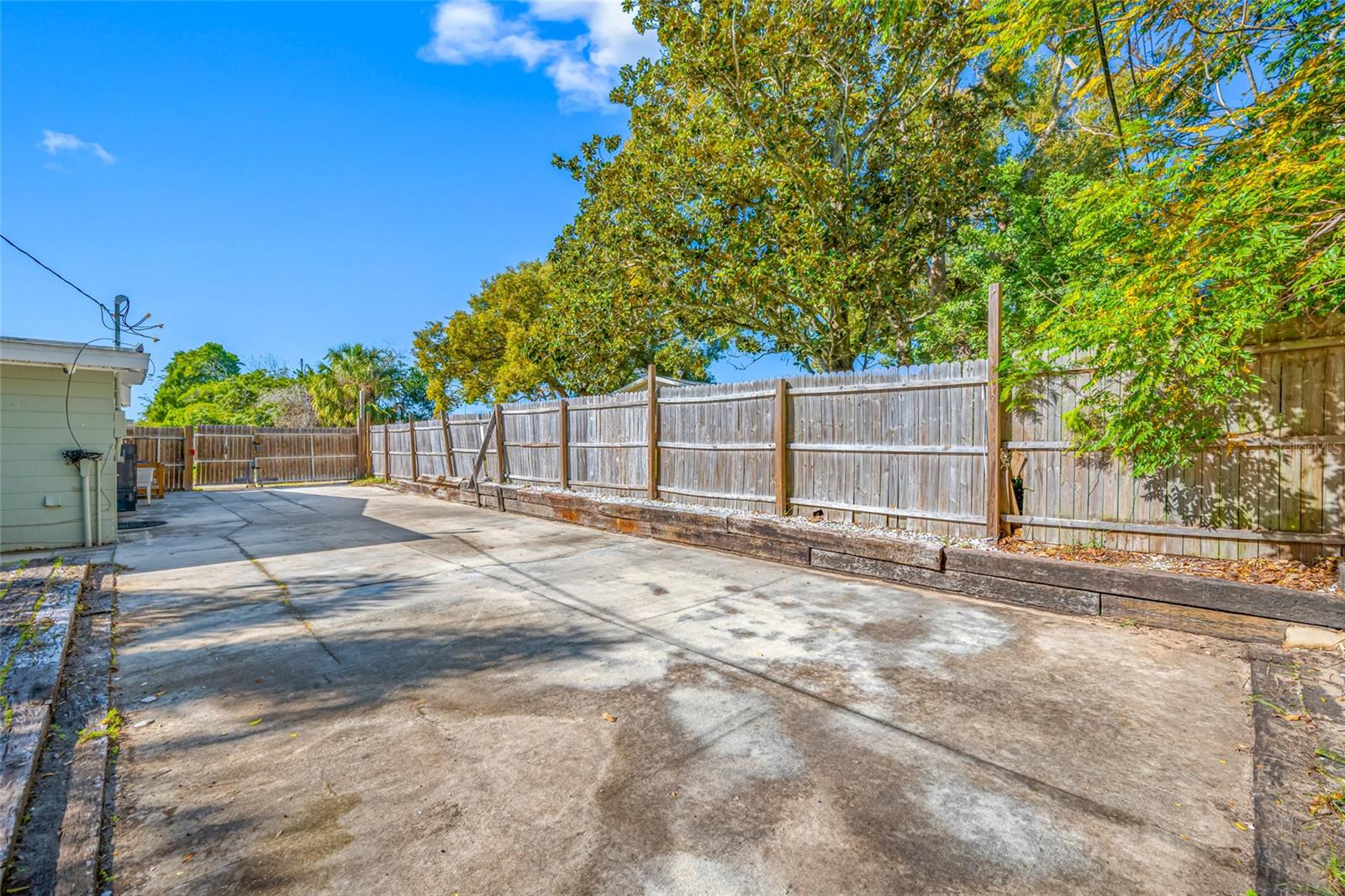 Image 17 of 61 For 3412 Peterborough Street