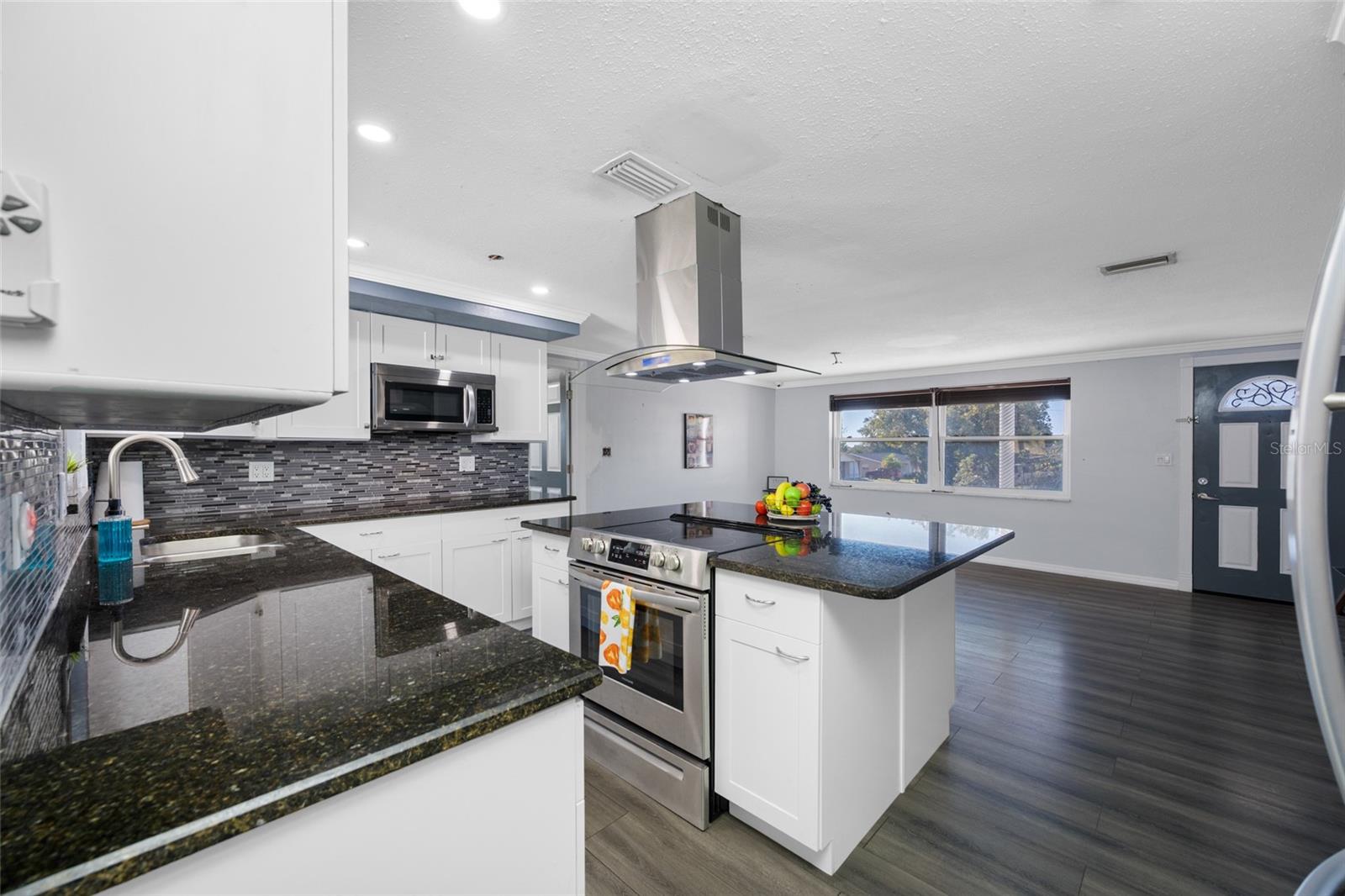 Image 20 of 61 For 3412 Peterborough Street