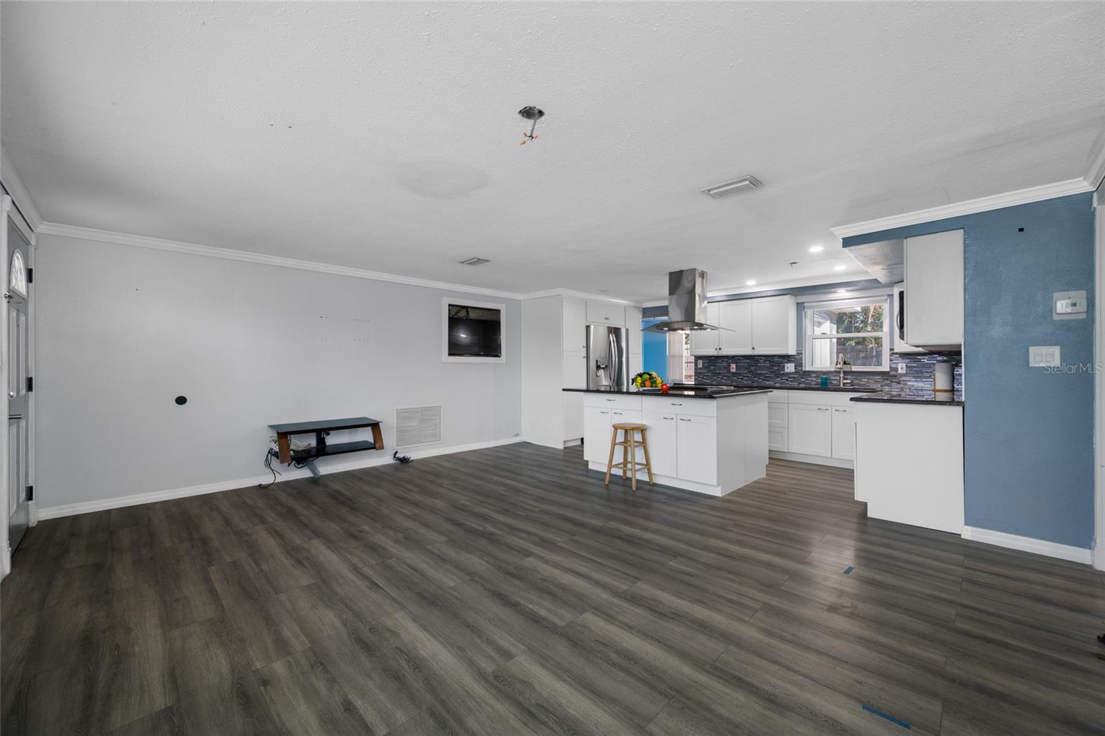 Image 23 of 61 For 3412 Peterborough Street