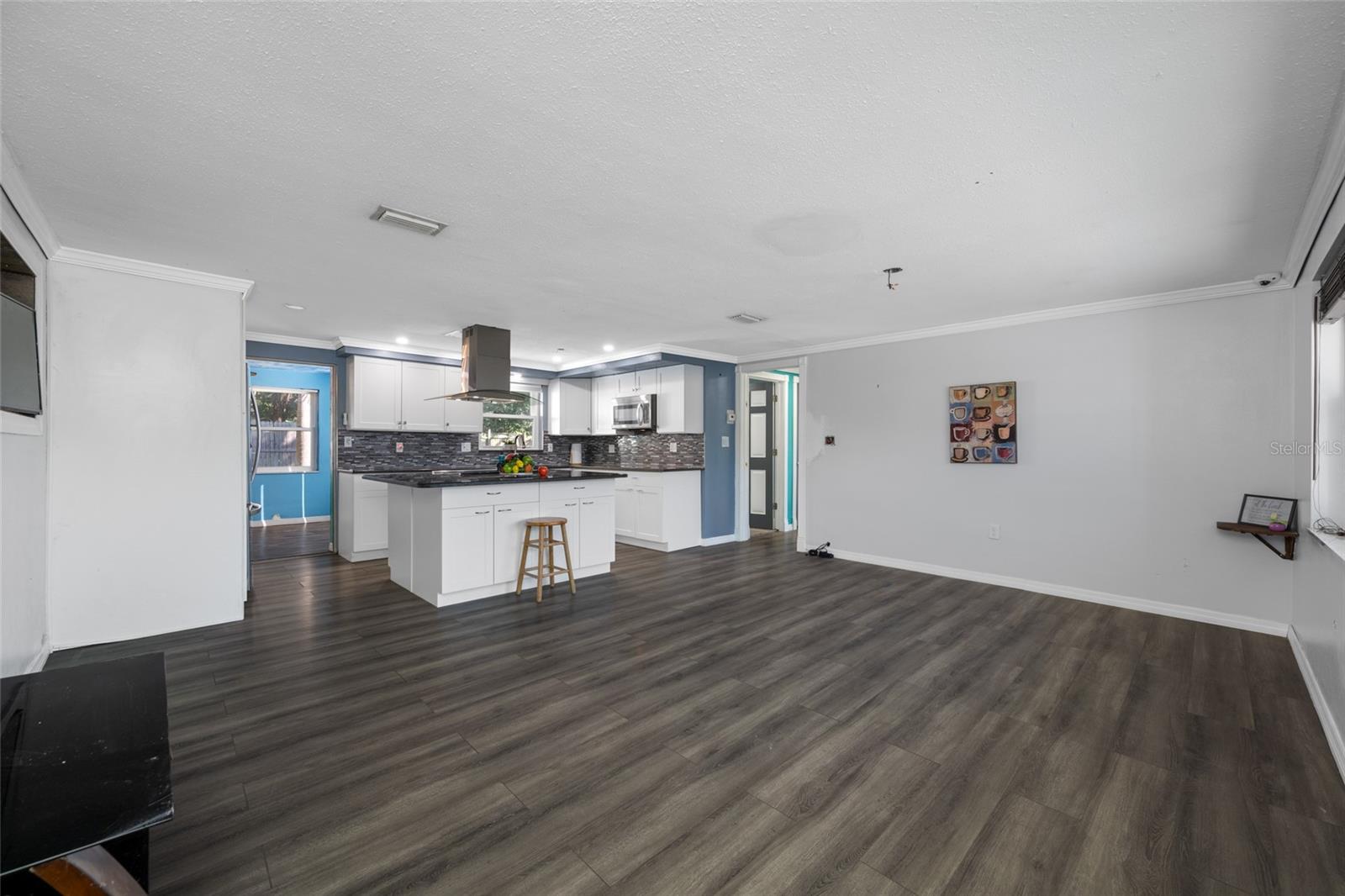 Image 24 of 61 For 3412 Peterborough Street