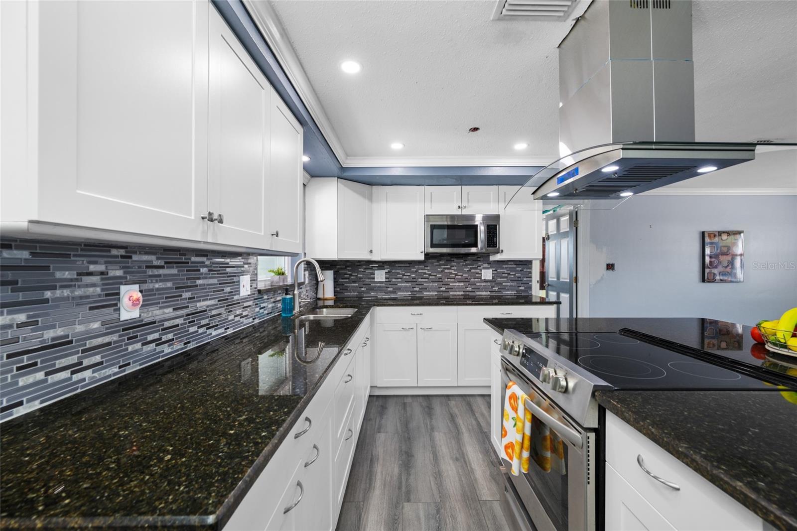 Image 26 of 61 For 3412 Peterborough Street