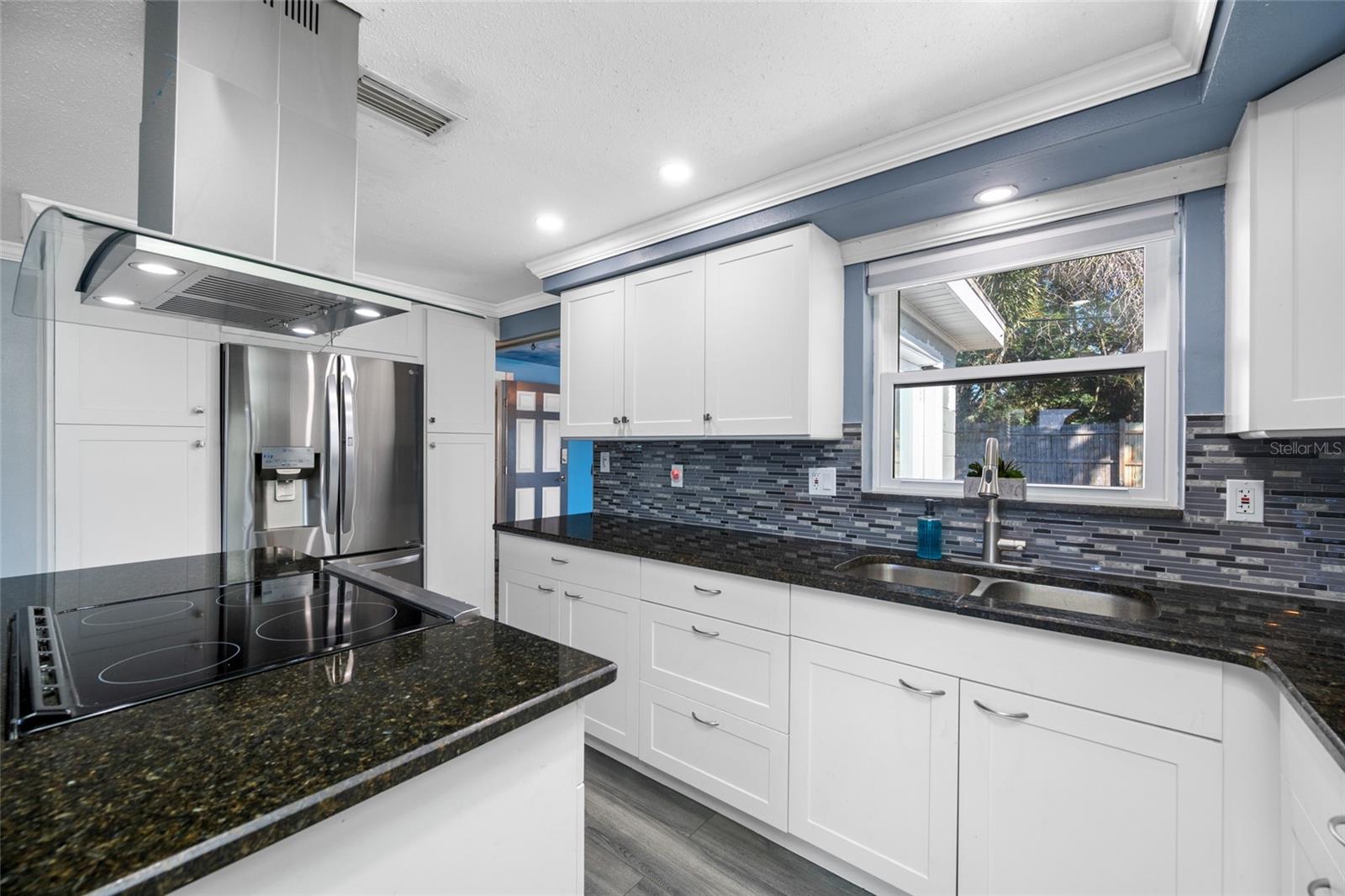 Image 29 of 61 For 3412 Peterborough Street