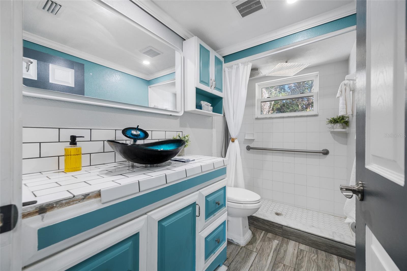 Image 42 of 61 For 3412 Peterborough Street