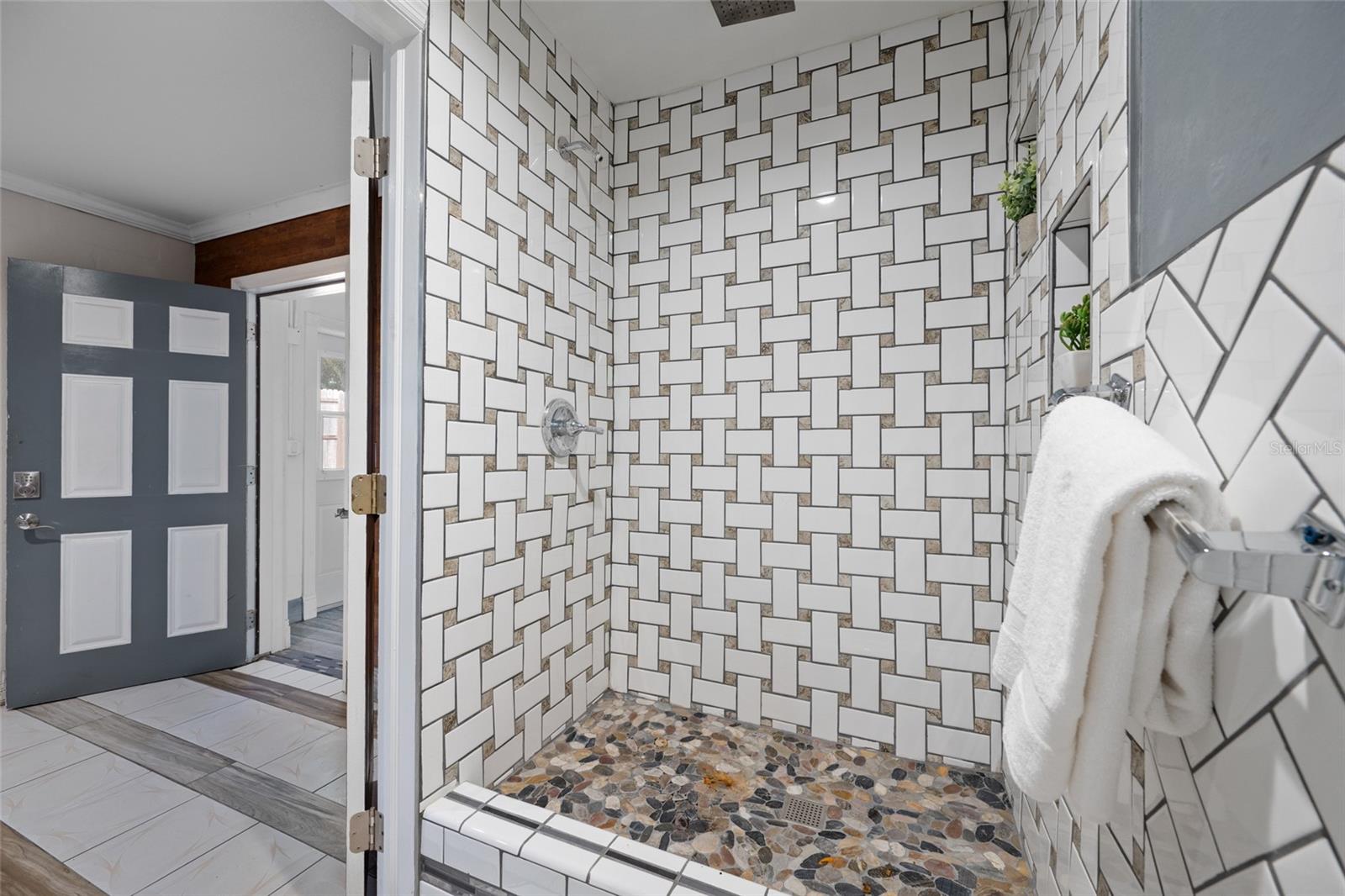 Image 46 of 61 For 3412 Peterborough Street