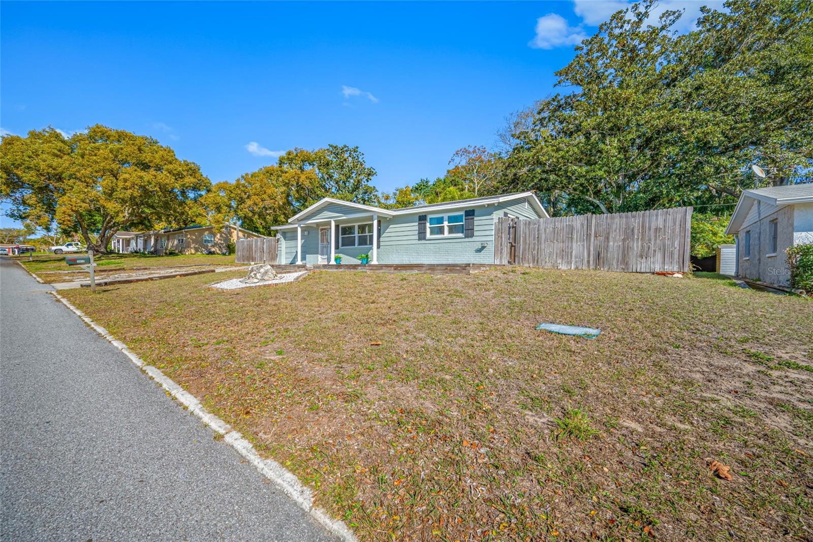 Image 9 of 61 For 3412 Peterborough Street