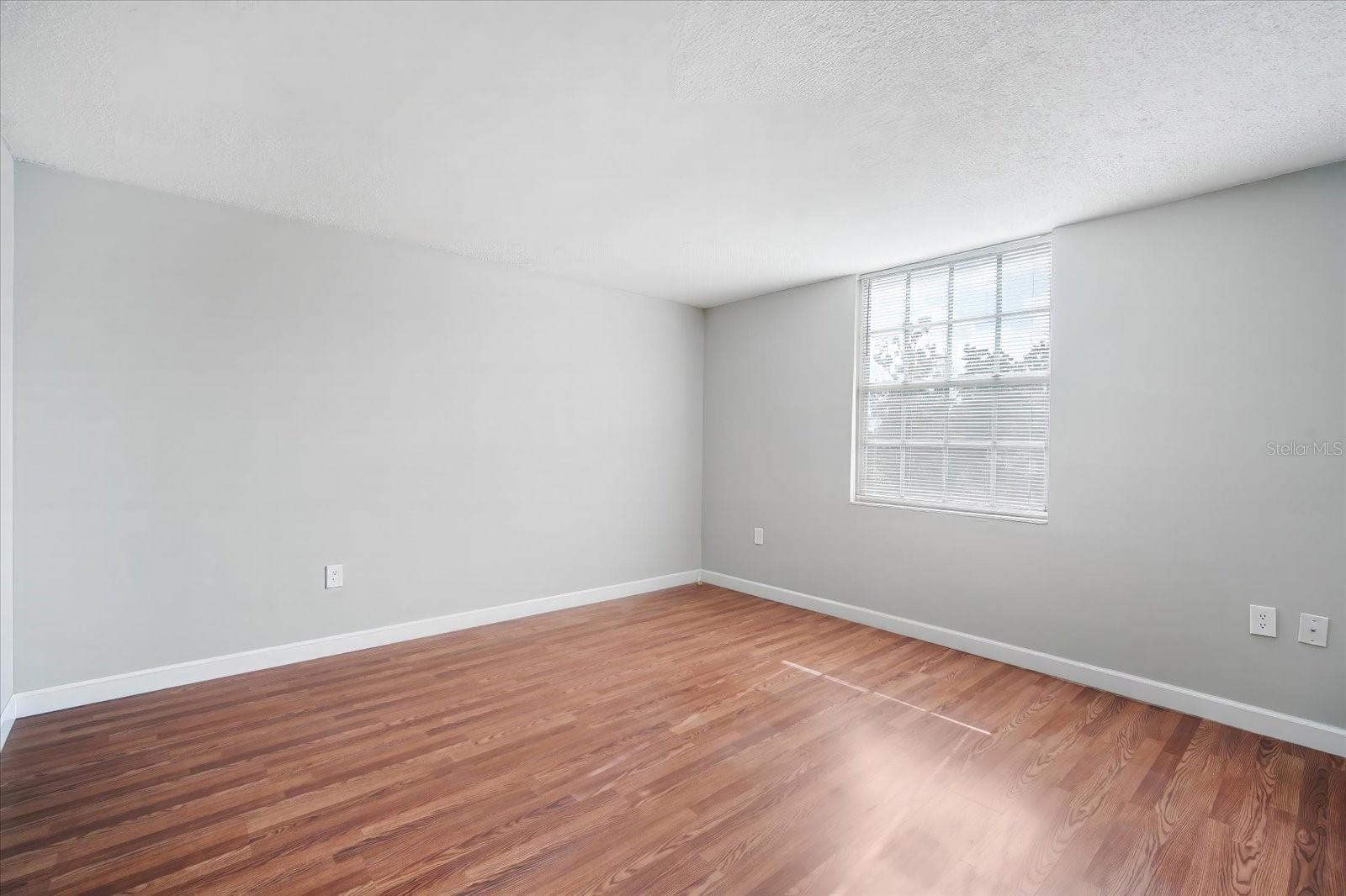 Image 21 of 34 For 811 Russell Lane 309