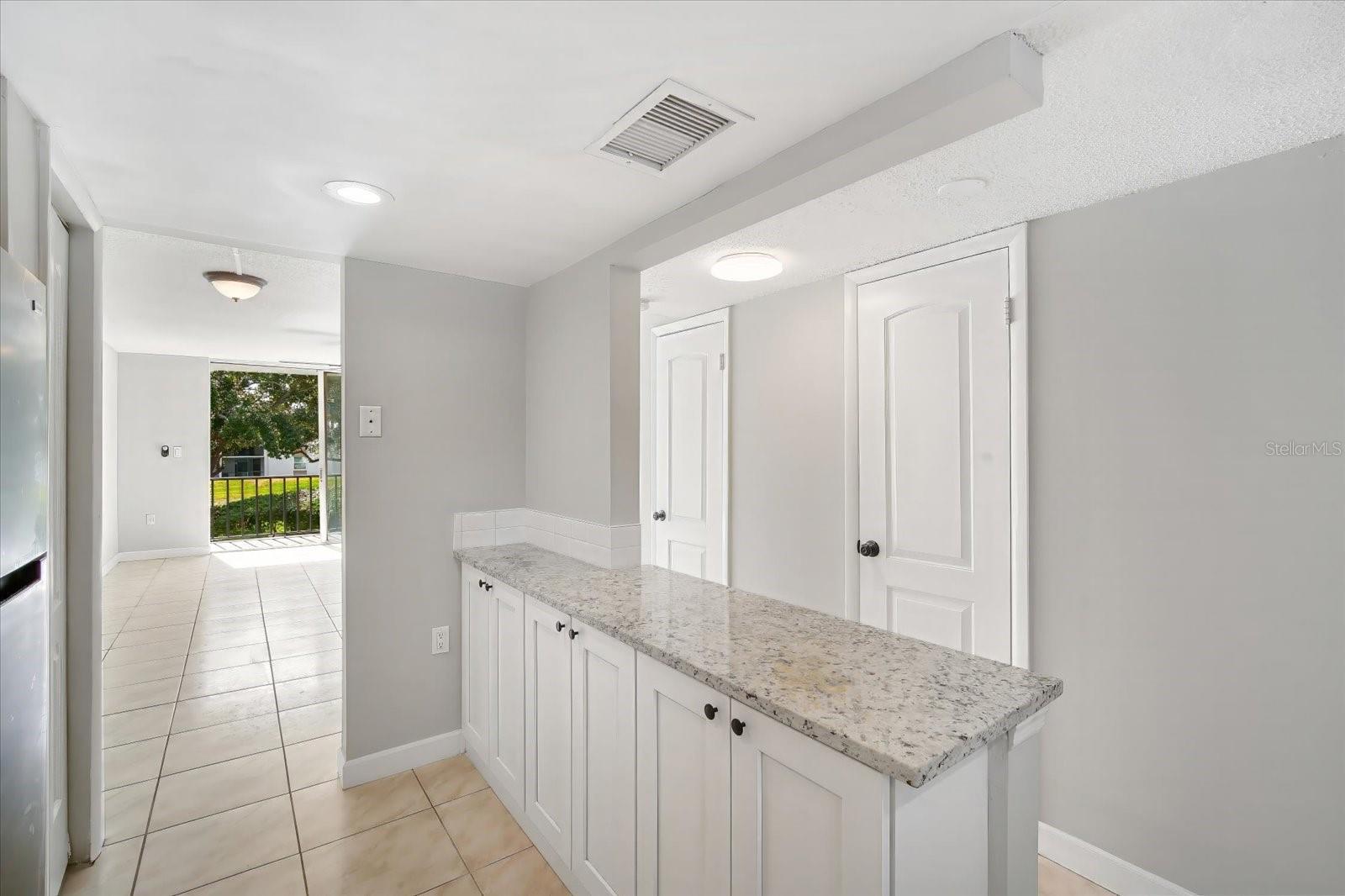 Image 7 of 34 For 811 Russell Lane 309