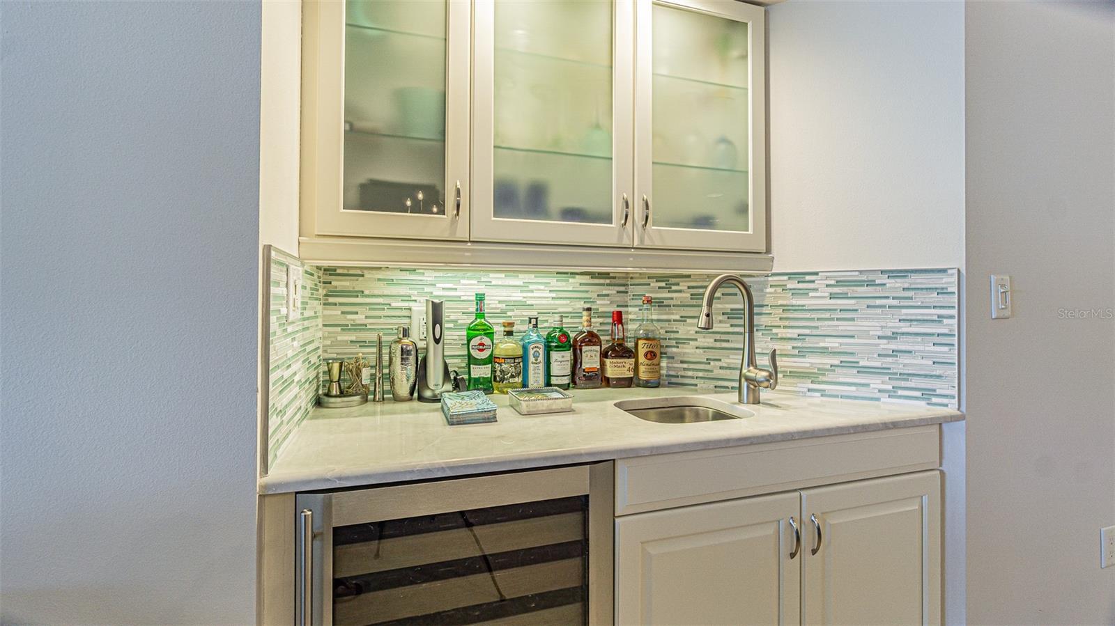 Image 9 of 43 For 1370 Gulf Boulevard 703