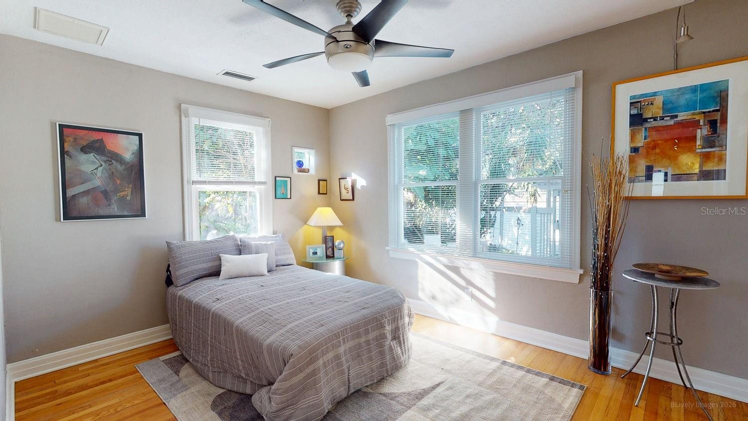 Image 14 of 48 For 115 21st Avenue Ne