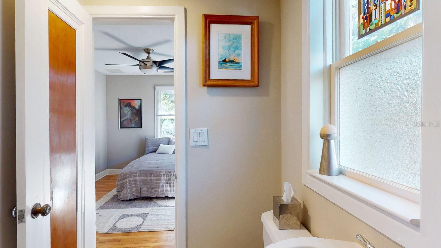 Image 15 of 48 For 115 21st Avenue Ne