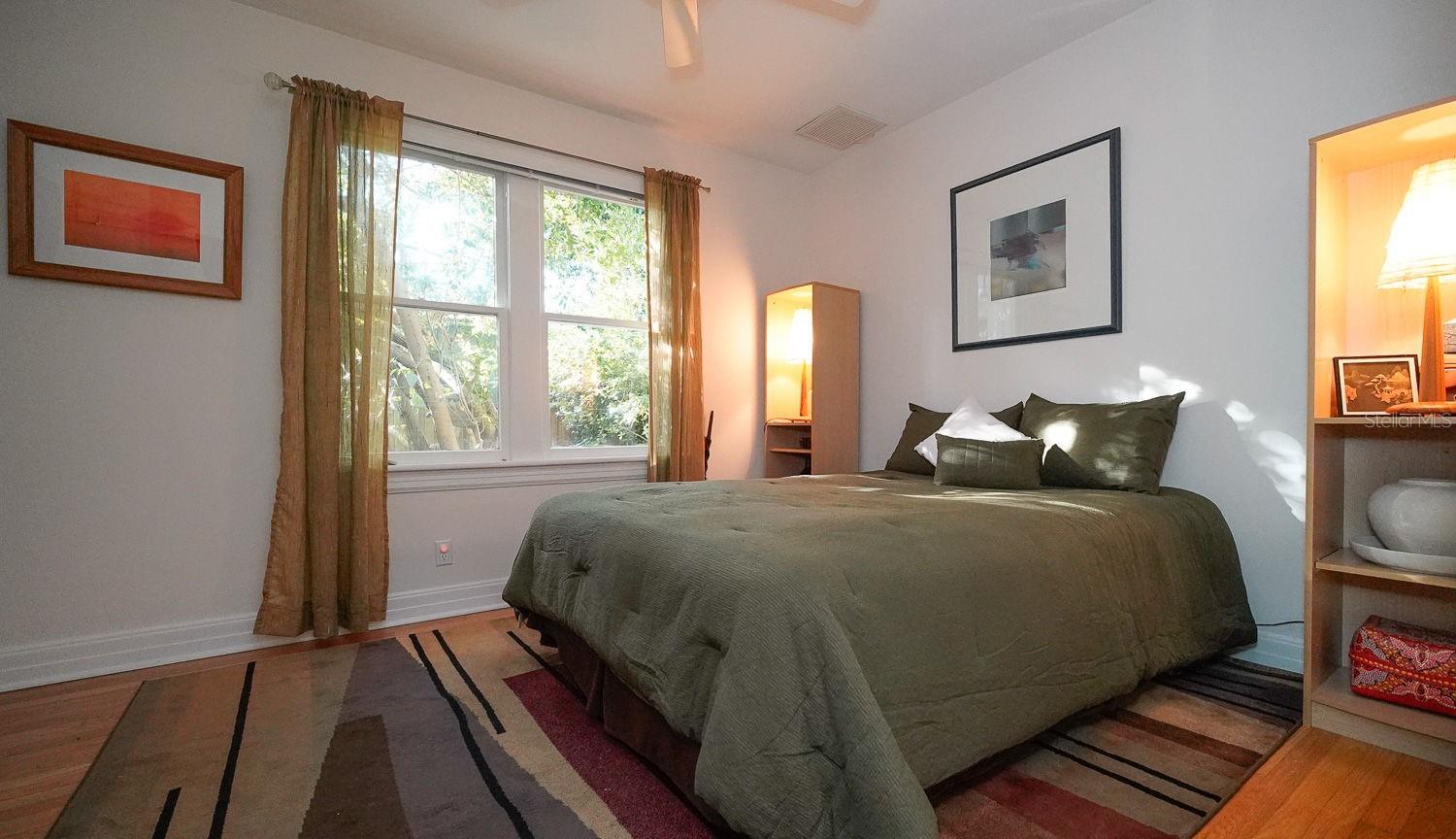 Image 17 of 48 For 115 21st Avenue Ne