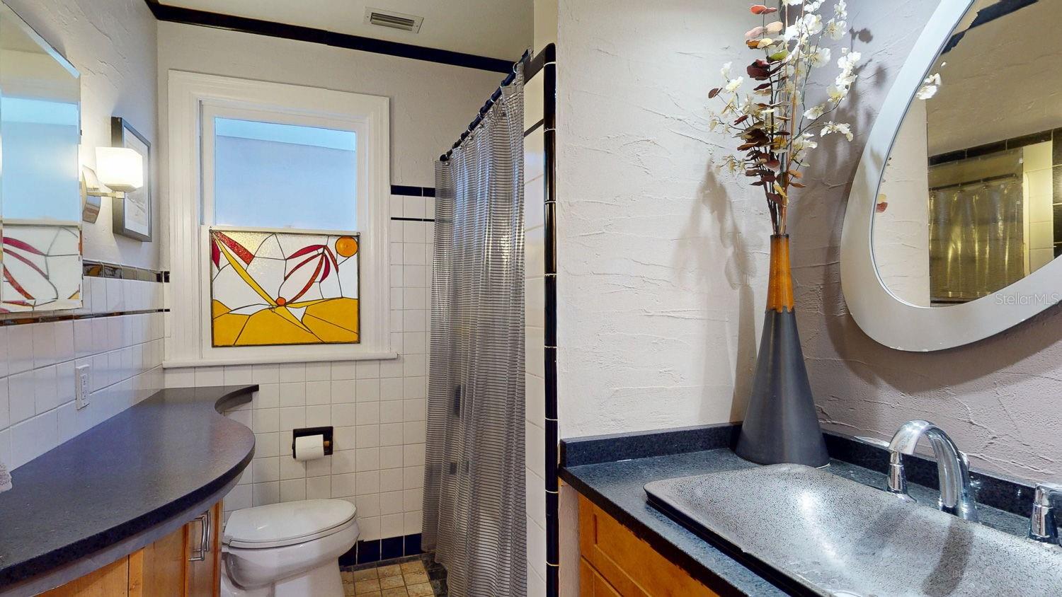 Image 19 of 48 For 115 21st Avenue Ne