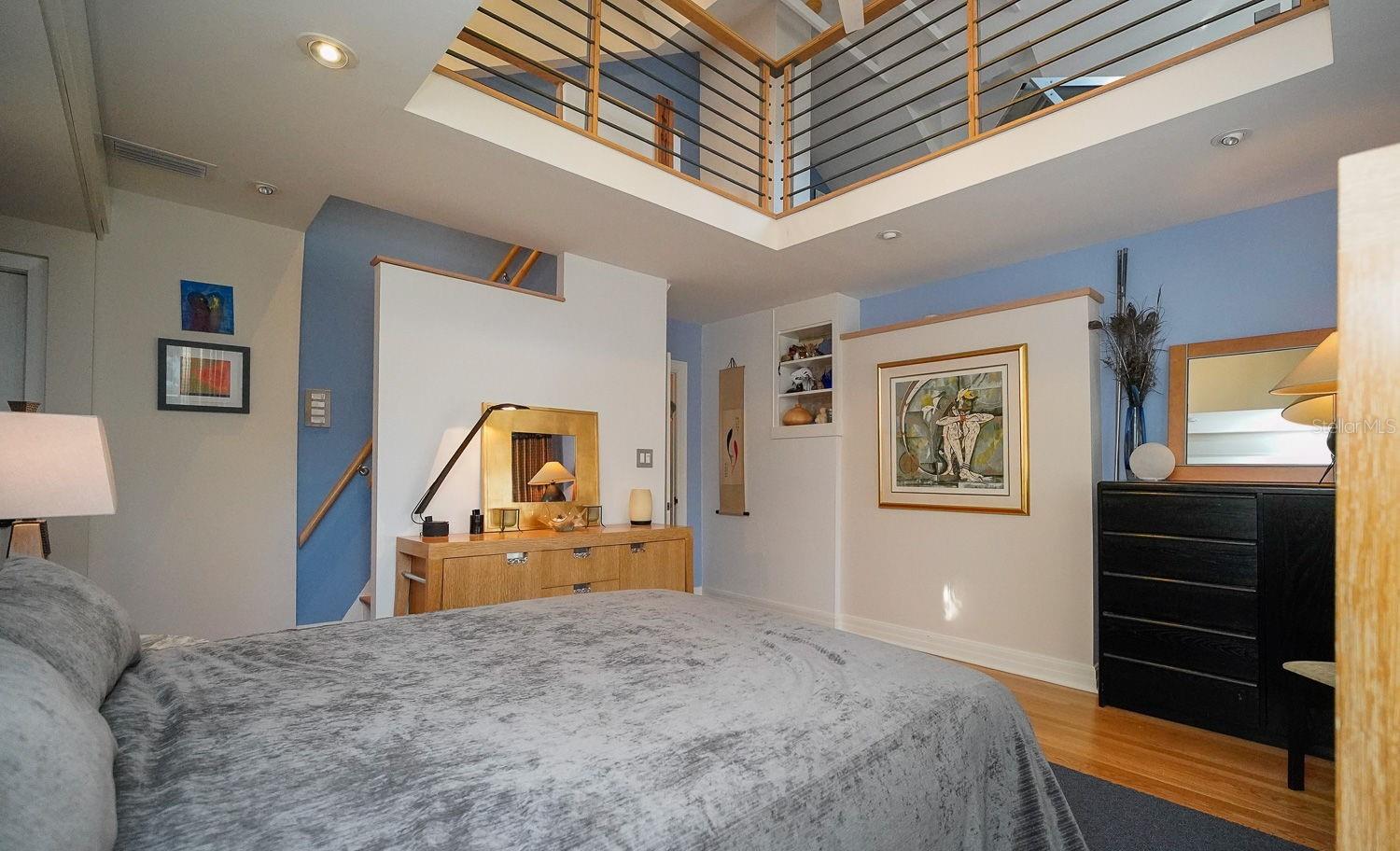 Image 26 of 48 For 115 21st Avenue Ne