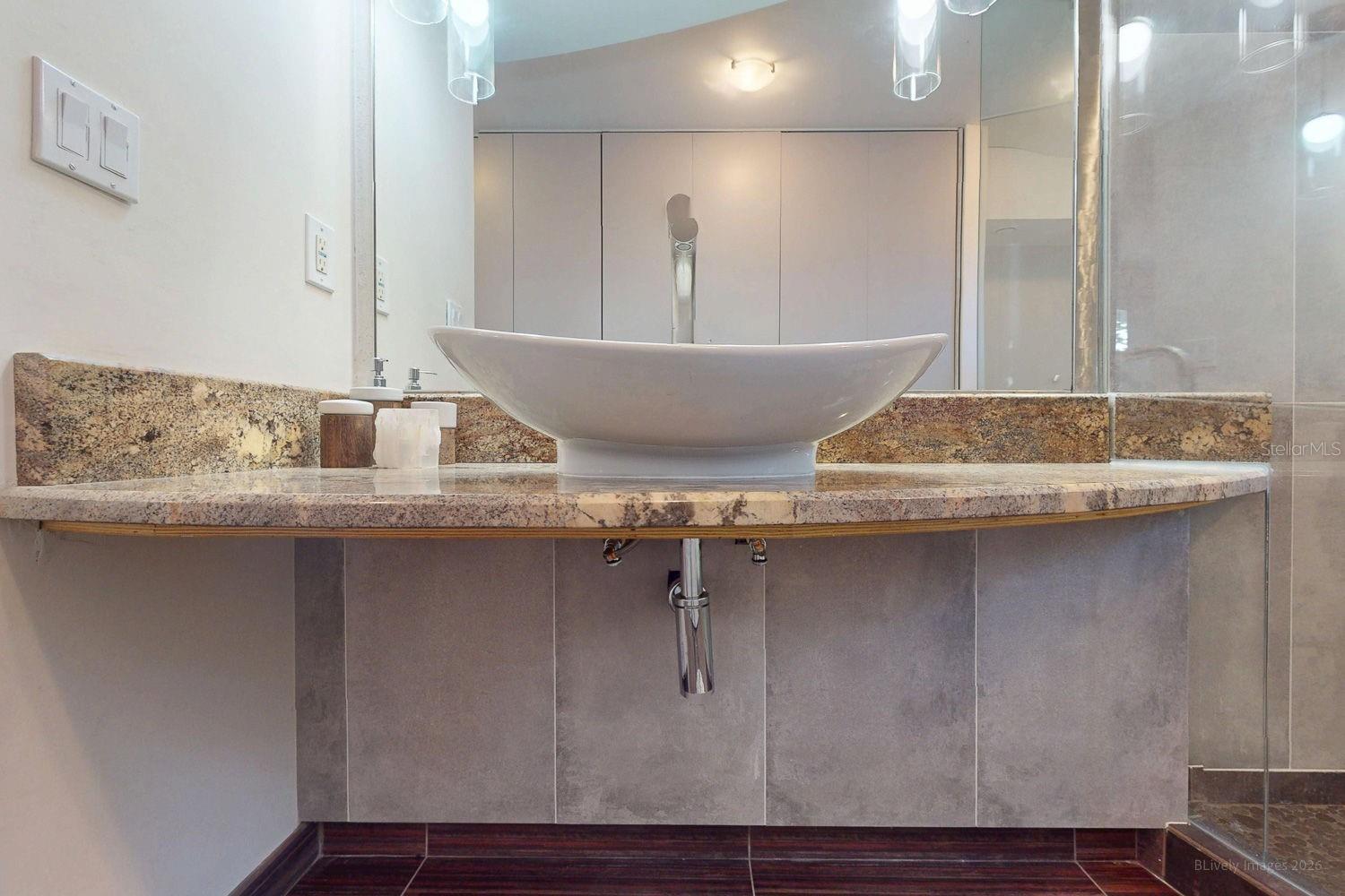 Image 30 of 48 For 115 21st Avenue Ne