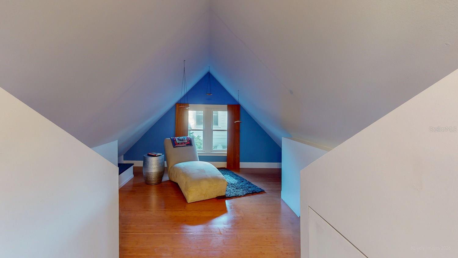 Image 34 of 48 For 115 21st Avenue Ne