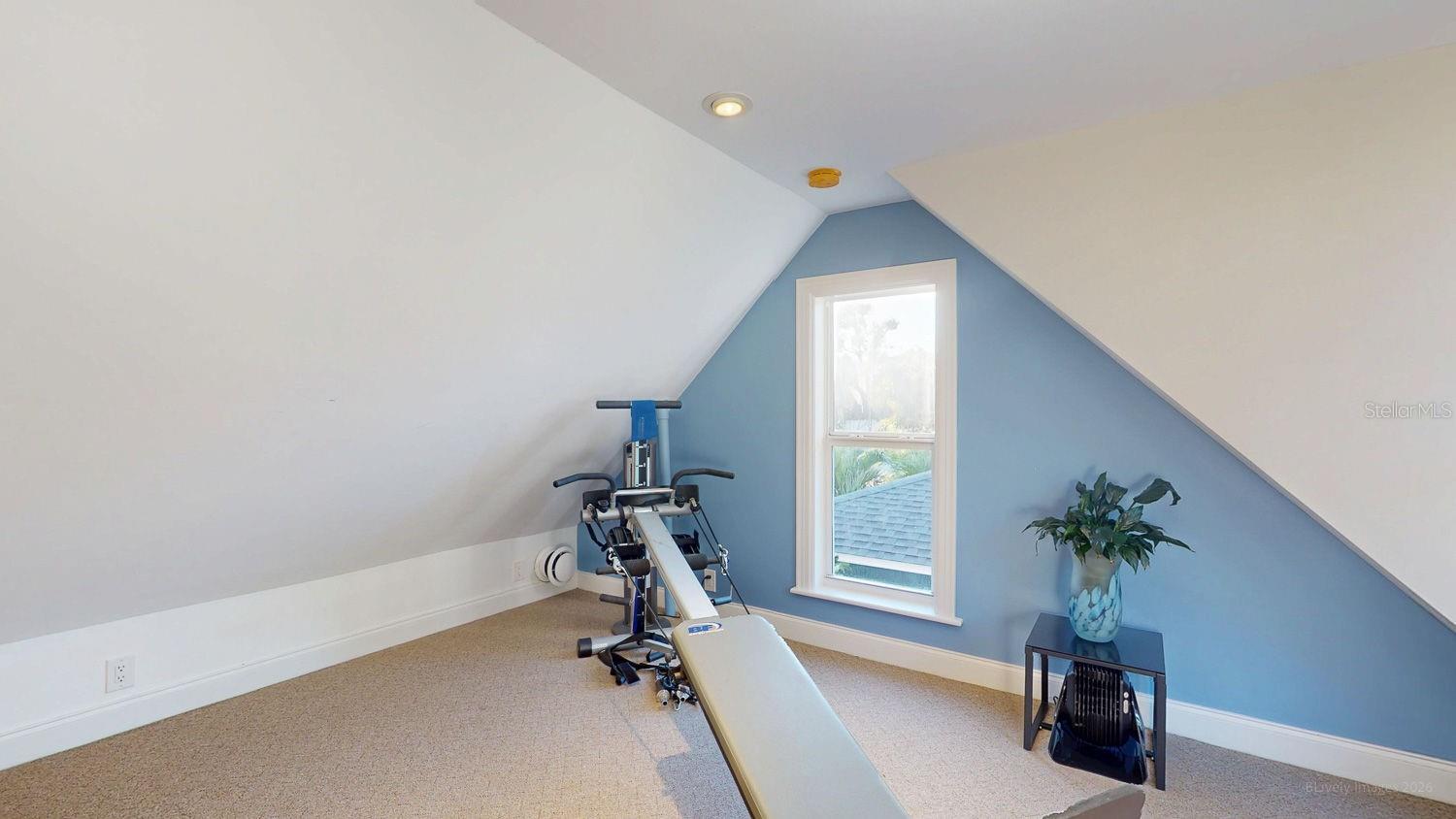 Image 36 of 48 For 115 21st Avenue Ne