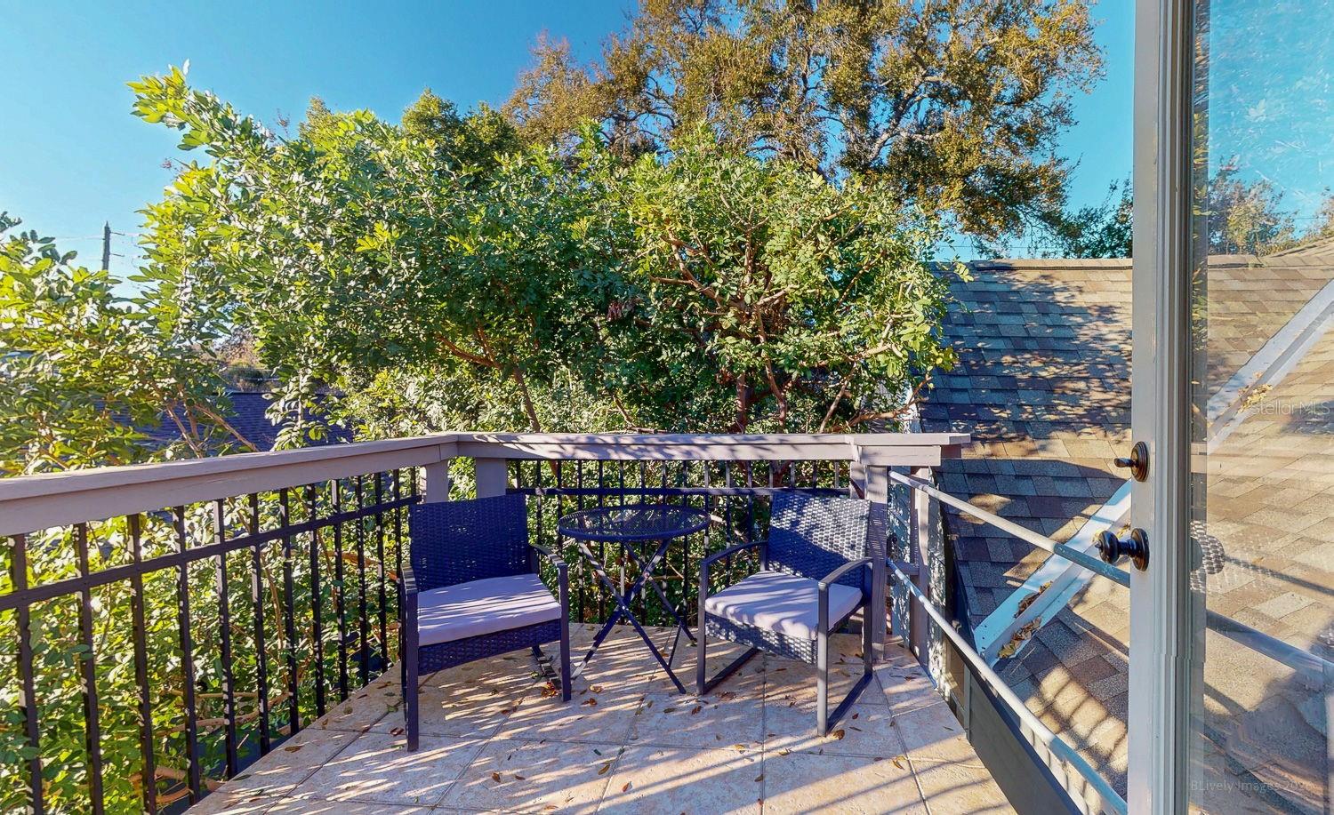 Image 38 of 48 For 115 21st Avenue Ne