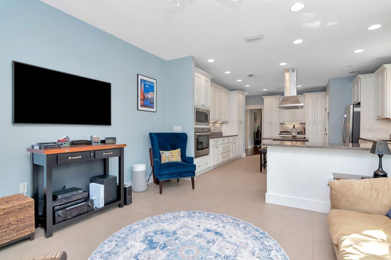 Image 12 of 31 For 2513 Palm Drive