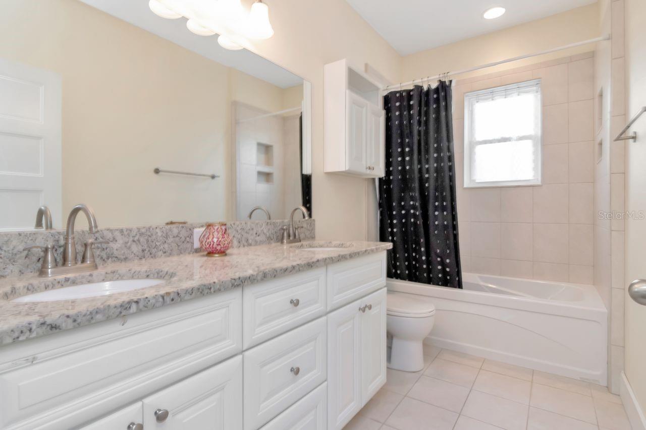 Image 18 of 31 For 2513 Palm Drive