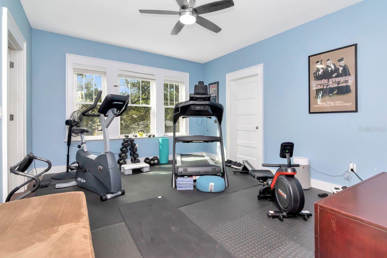 Image 19 of 31 For 2513 Palm Drive