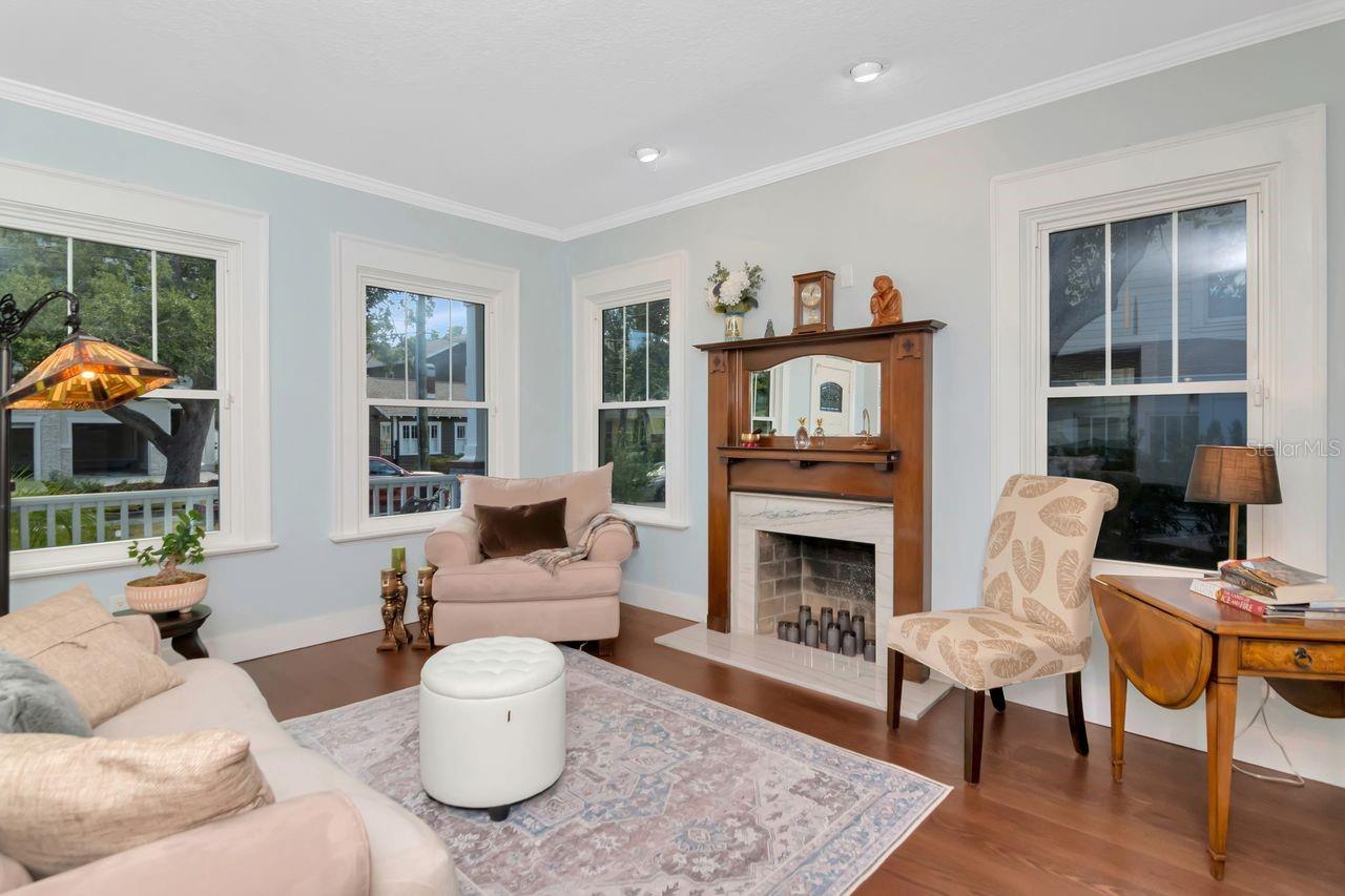 Image 2 of 31 For 2513 Palm Drive