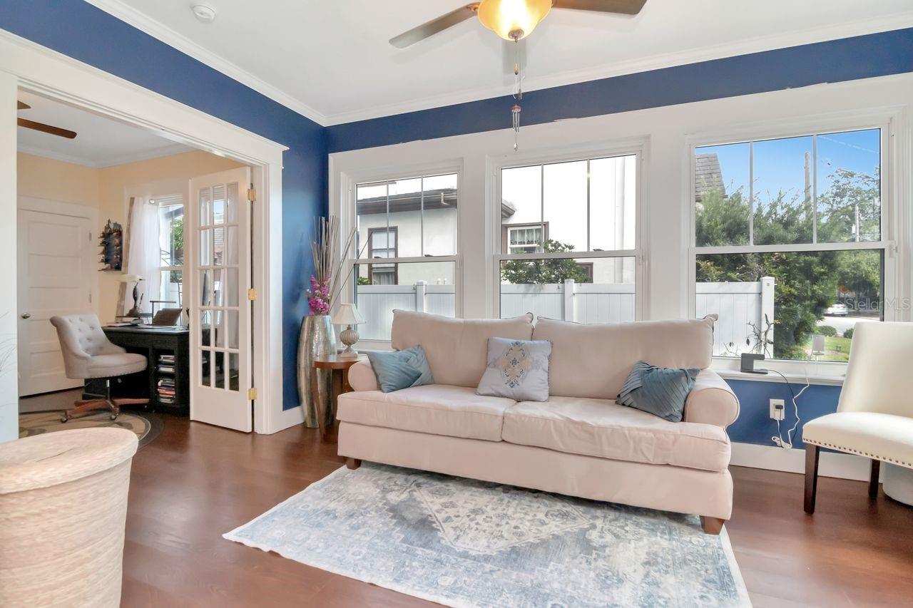 Image 4 of 31 For 2513 Palm Drive