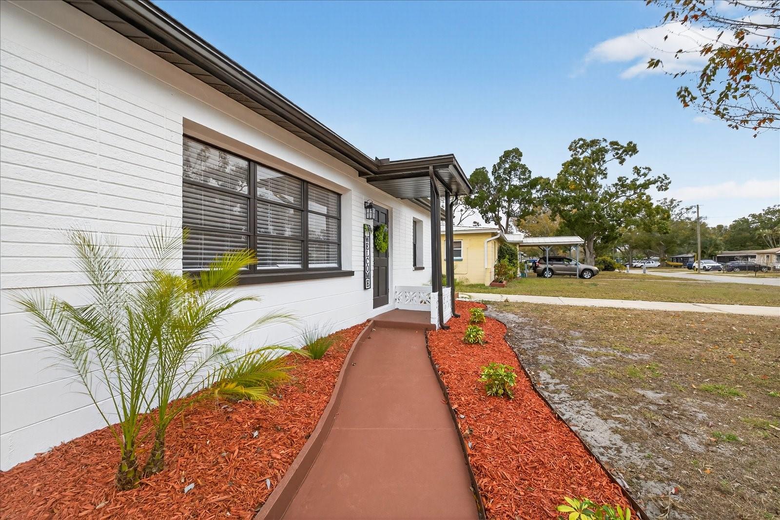 Image 4 of 37 For 8391 54th Street N