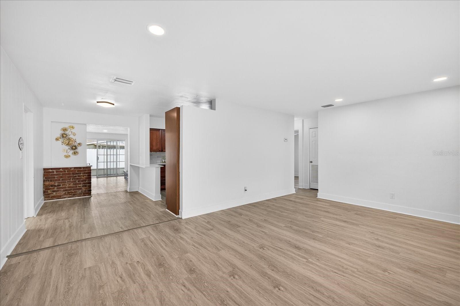 Image 7 of 37 For 8391 54th Street N