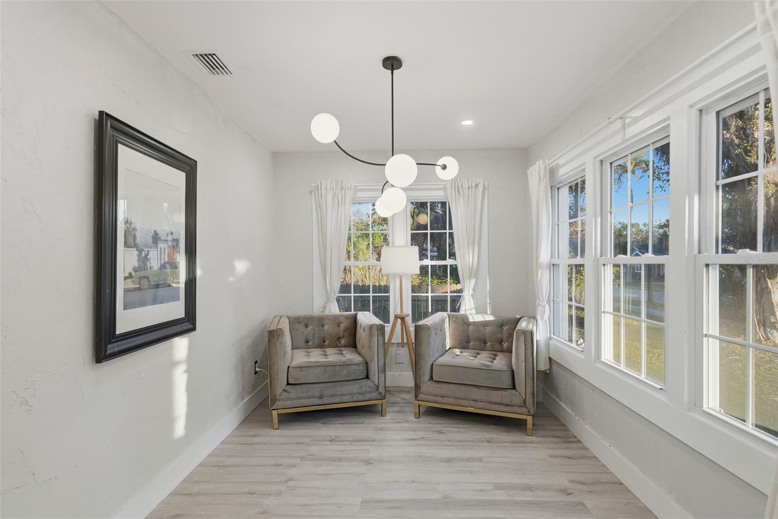 Image 12 of 28 For 851 20th Avenue S