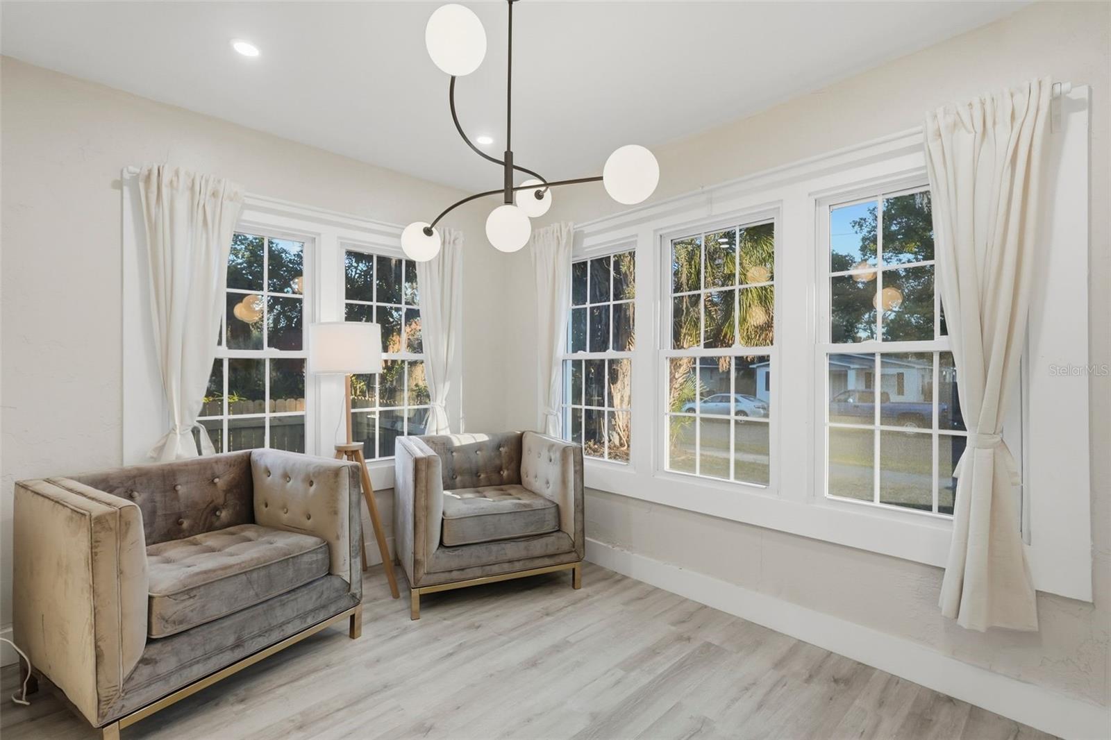 Image 13 of 28 For 851 20th Avenue S