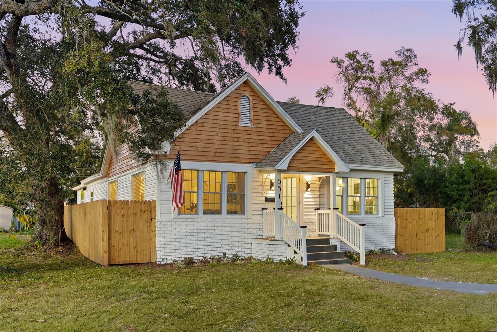 Image 2 of 28 For 851 20th Avenue S