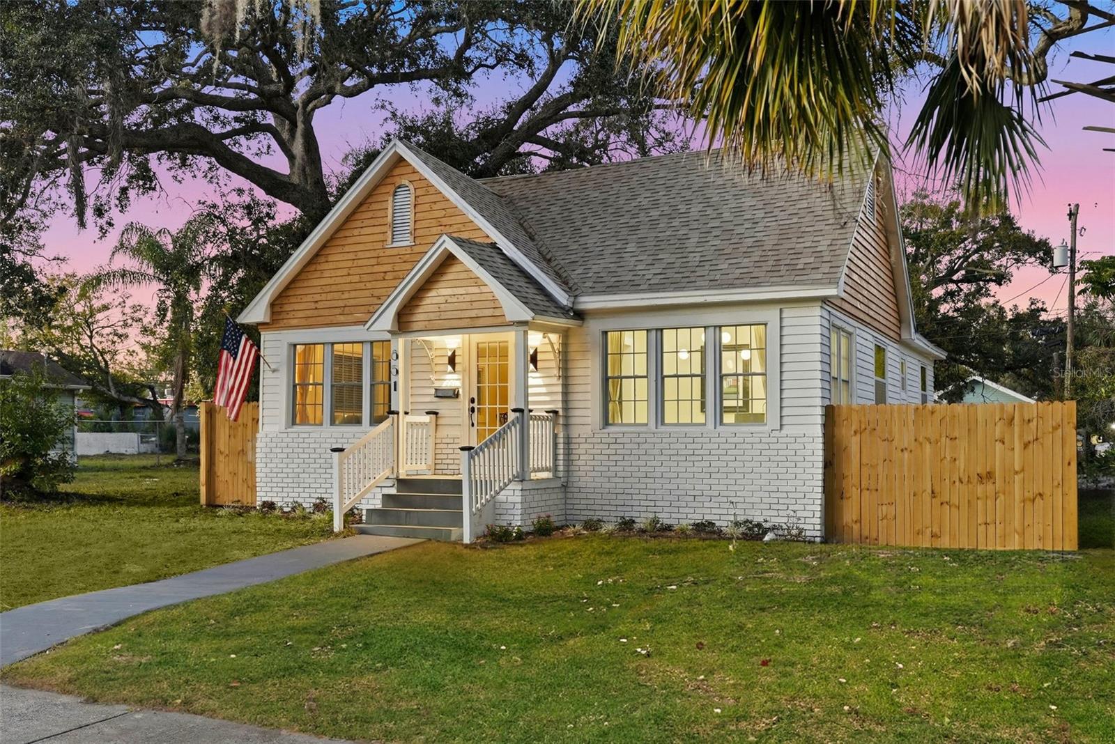 Image 3 of 28 For 851 20th Avenue S