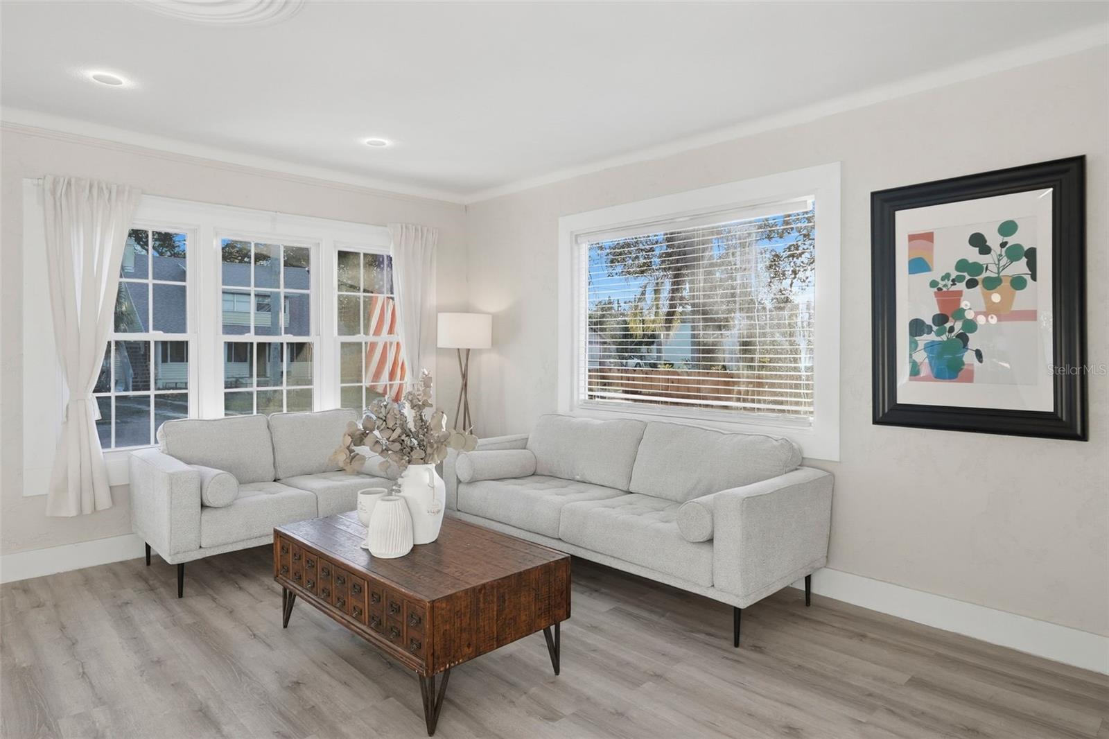 Image 5 of 28 For 851 20th Avenue S