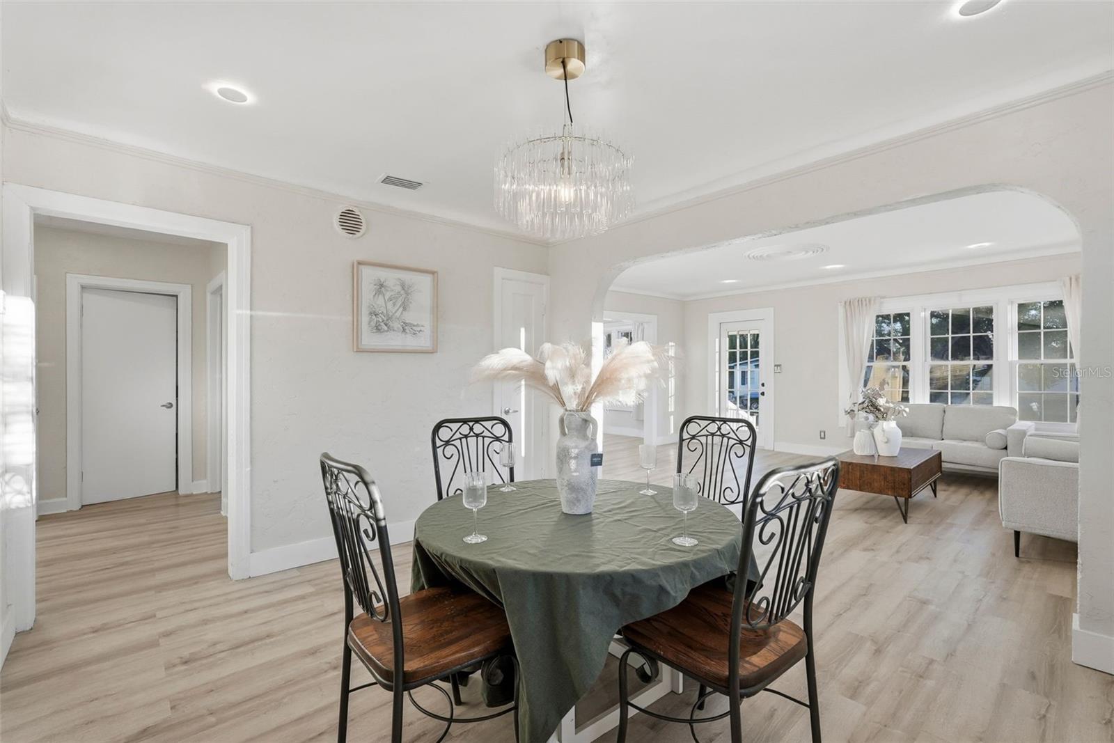 Image 8 of 28 For 851 20th Avenue S