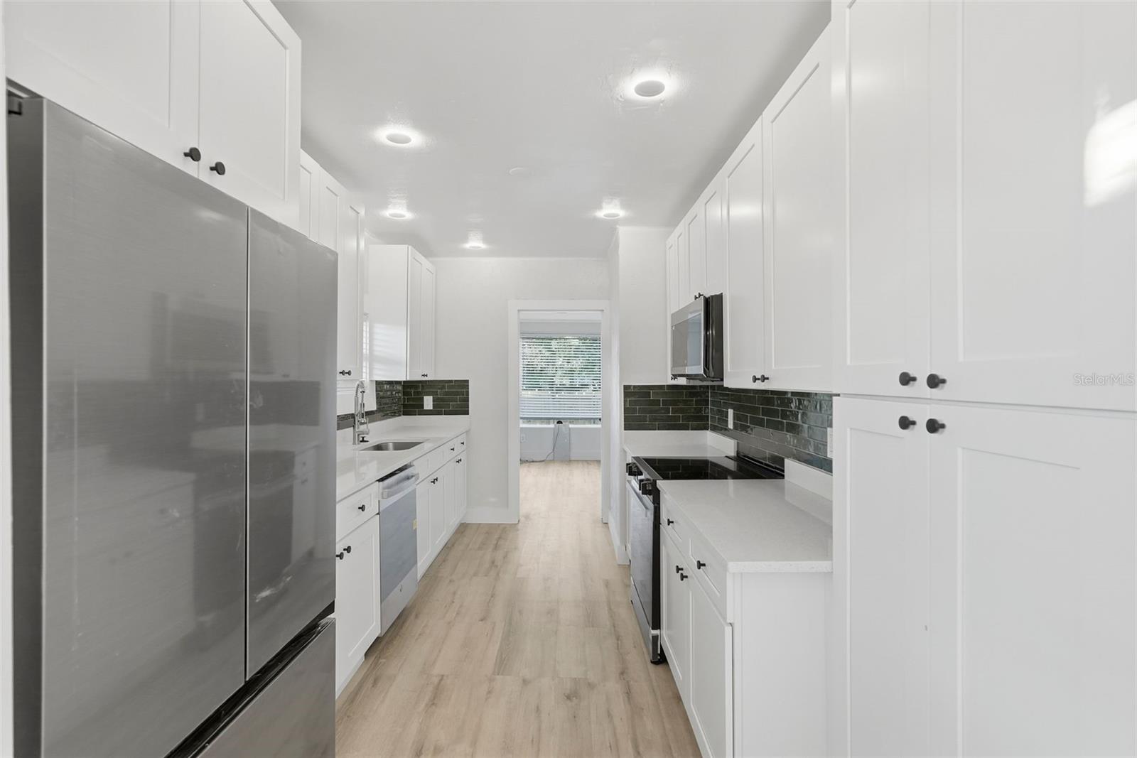 Image 9 of 28 For 851 20th Avenue S