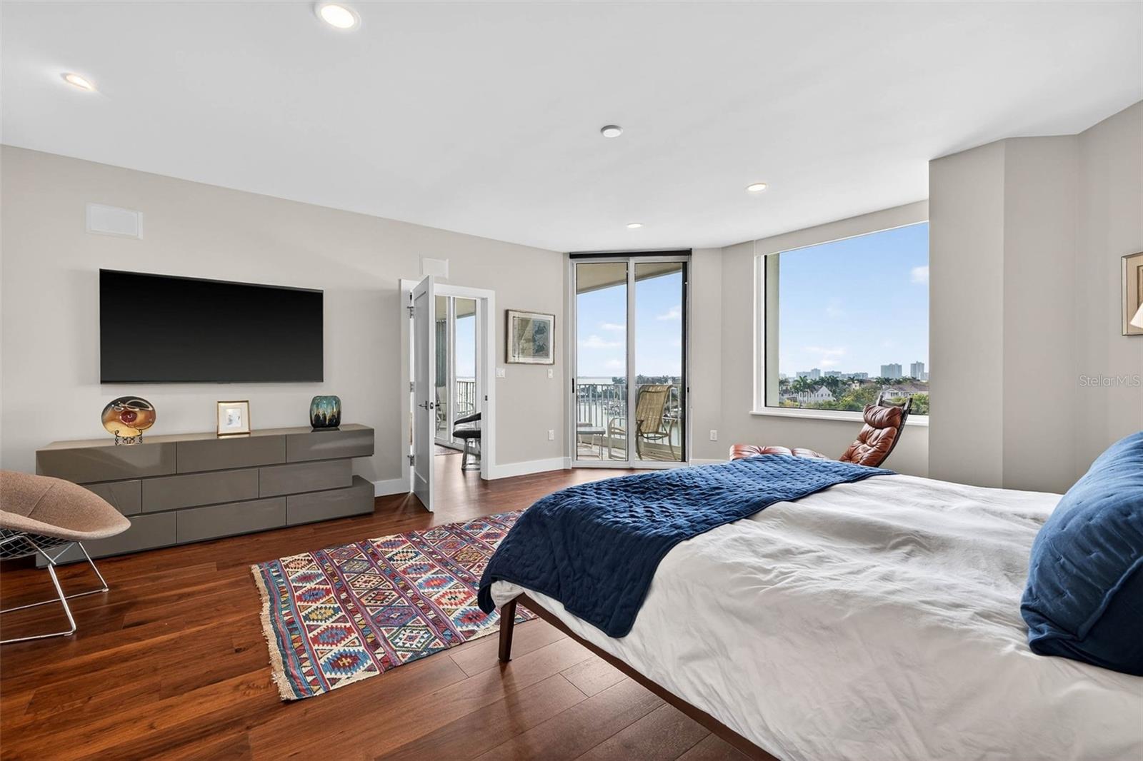 Image 15 of 35 For 1 Seaside Lane 503