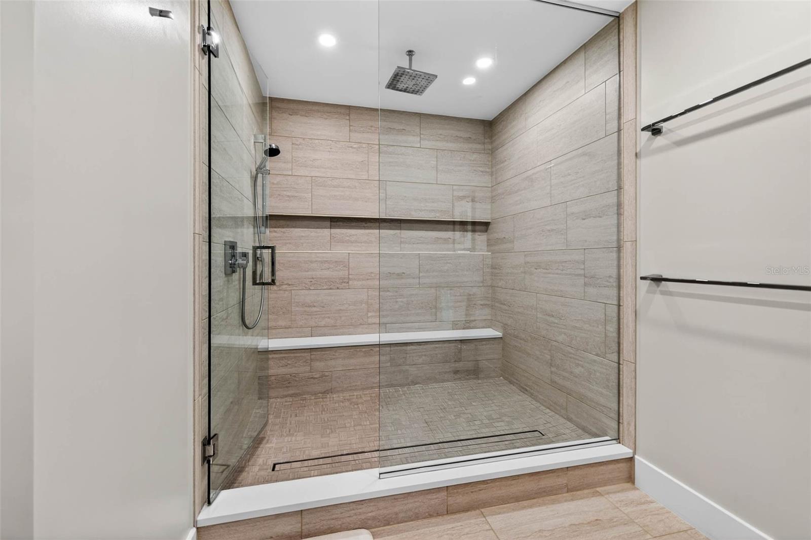 Image 17 of 35 For 1 Seaside Lane 503