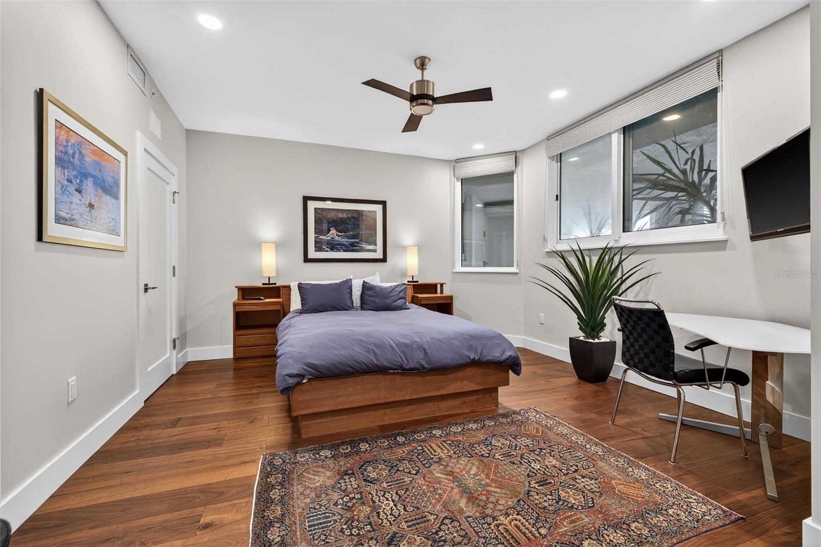 Image 19 of 35 For 1 Seaside Lane 503