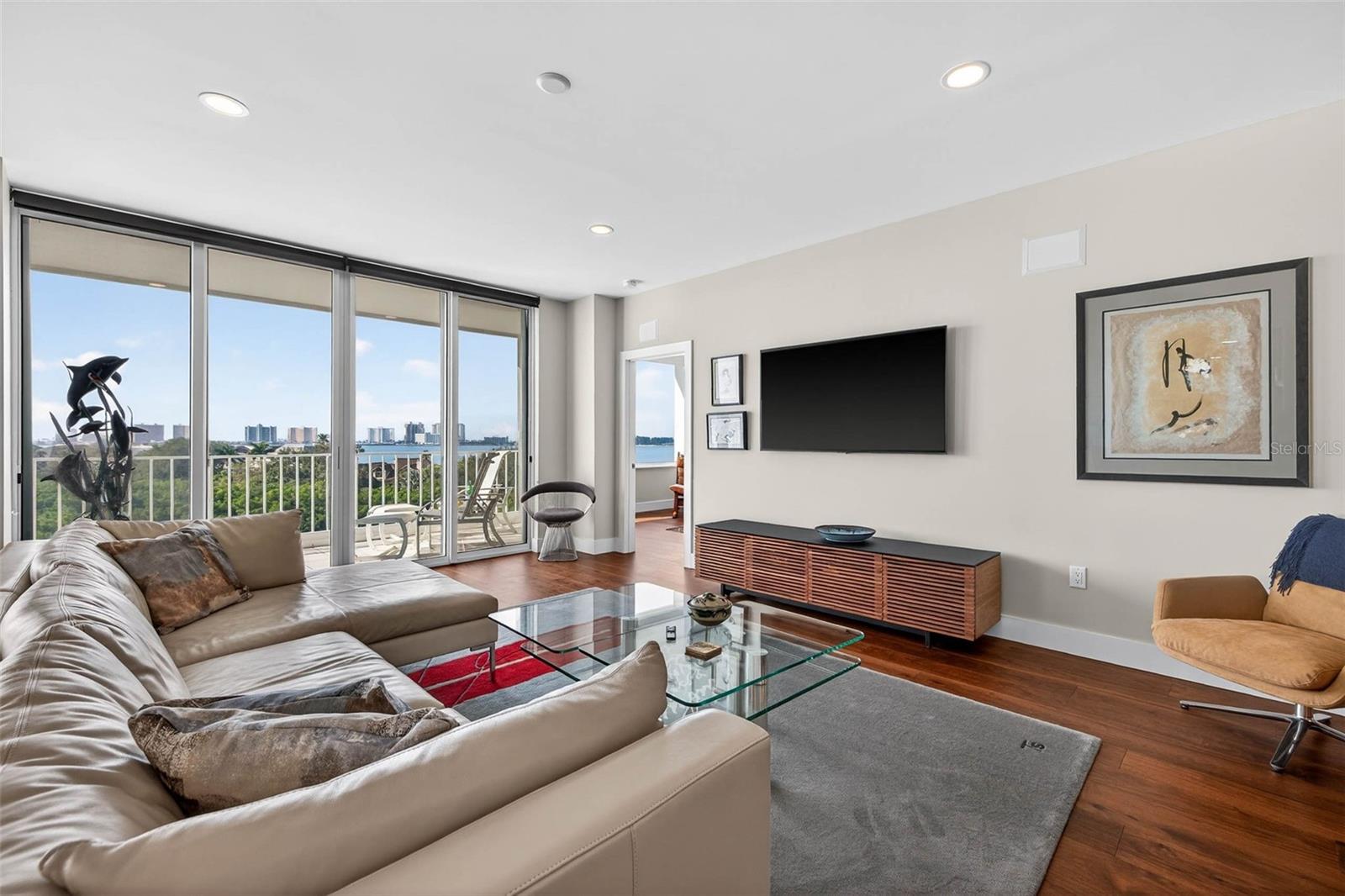 Image 4 of 35 For 1 Seaside Lane 503