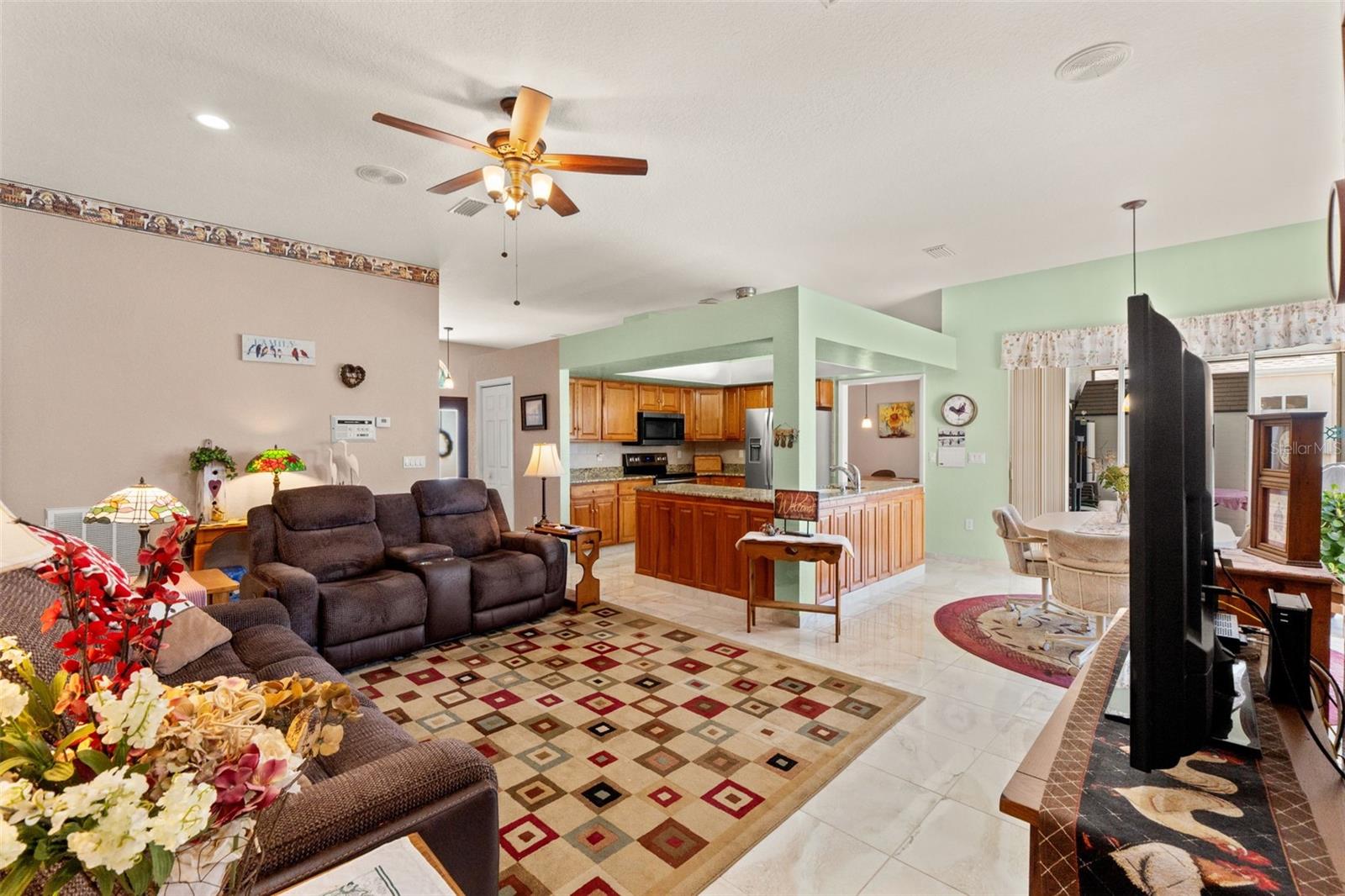 Image 21 of 51 For 13615 Arden Drive