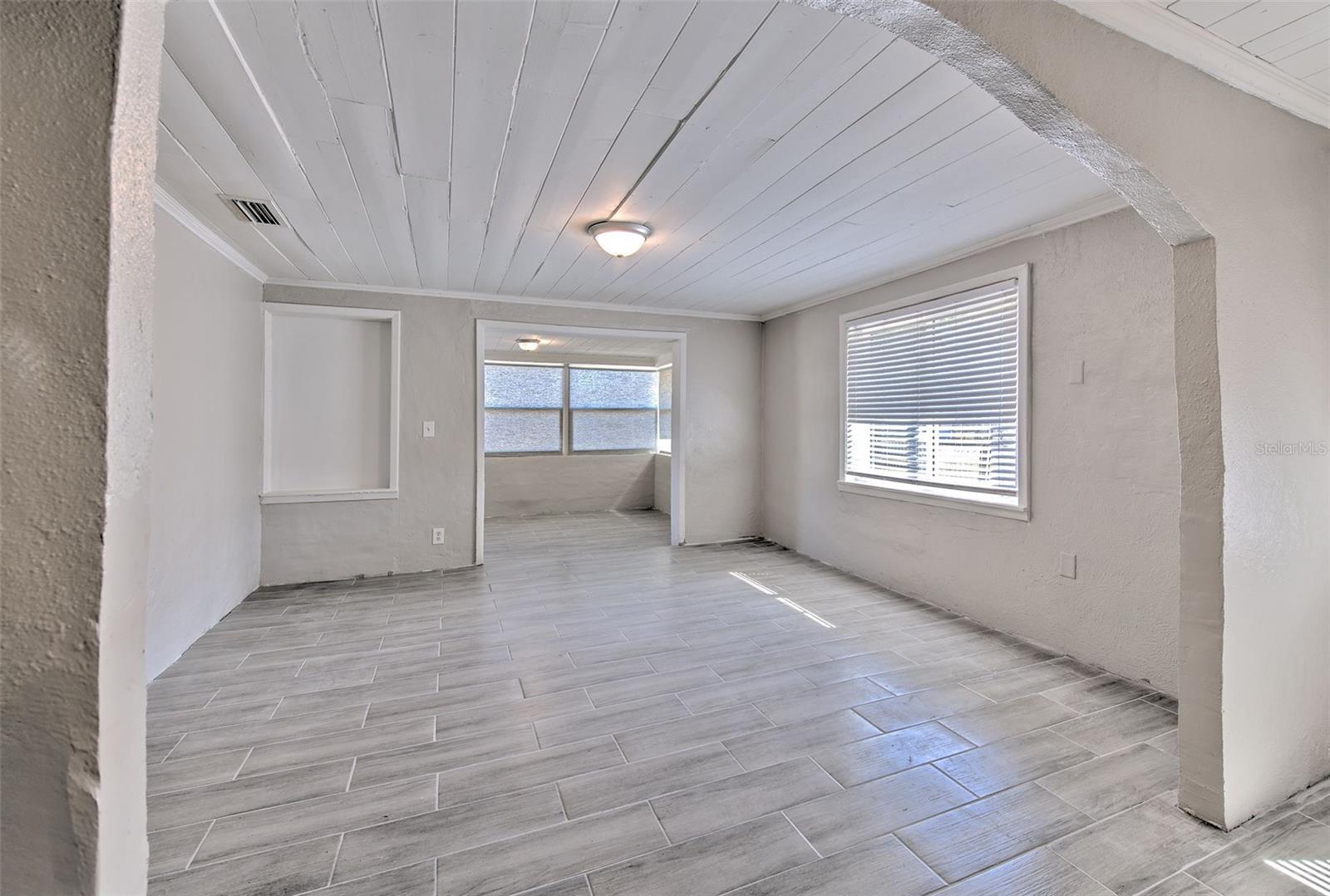 Image 12 of 35 For 905 Ball Street