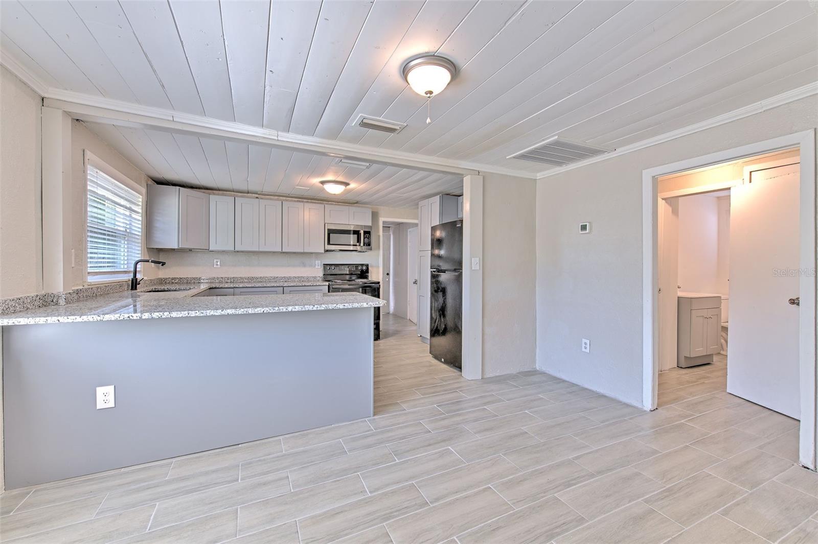 Image 14 of 35 For 905 Ball Street