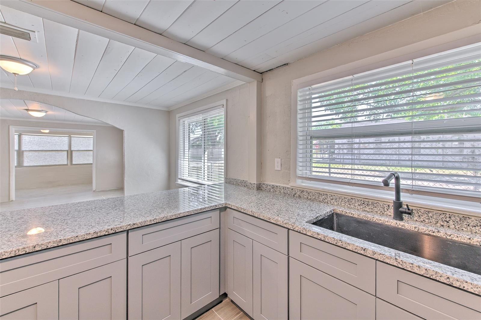 Image 18 of 35 For 905 Ball Street