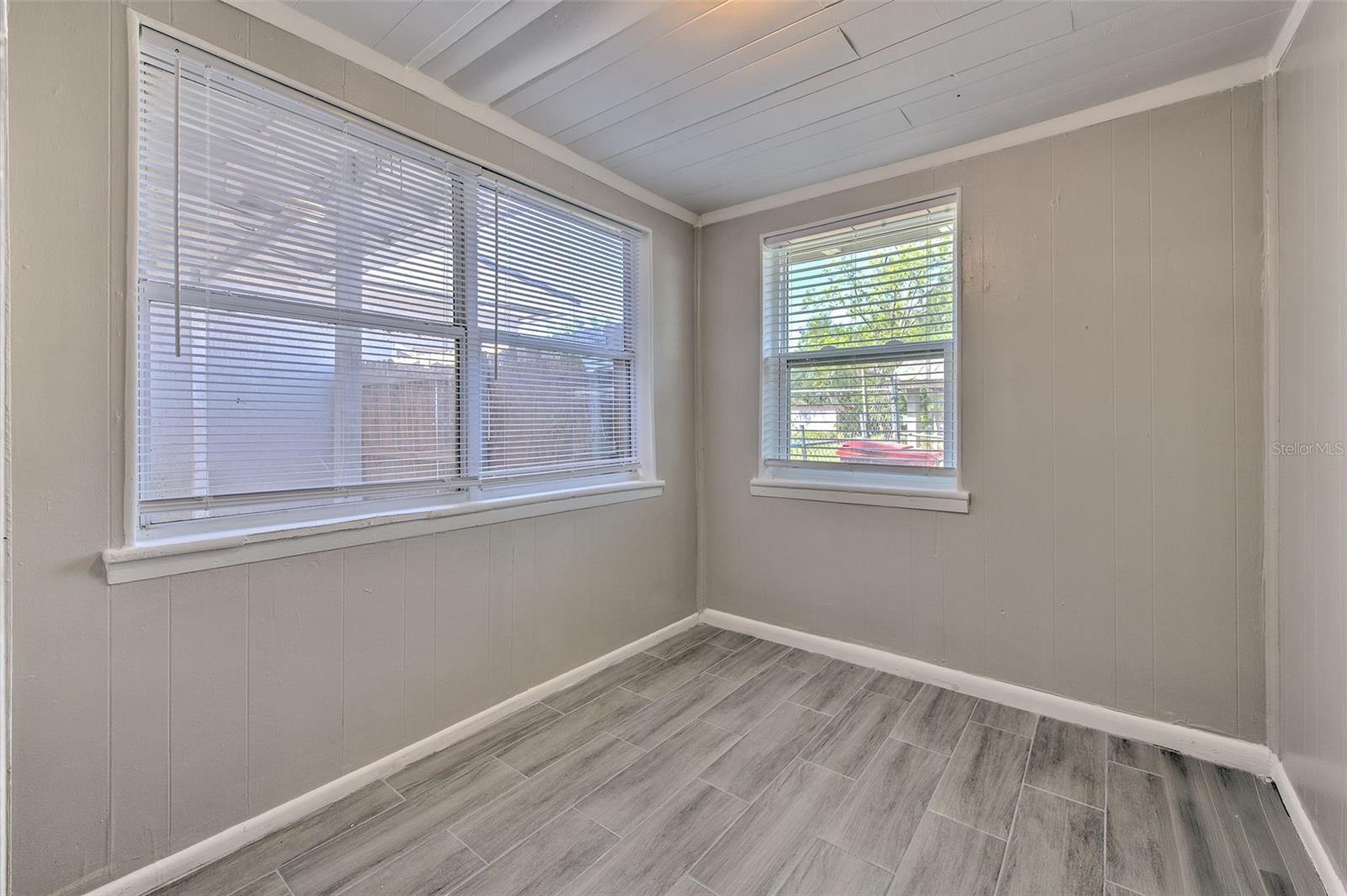 Image 27 of 35 For 905 Ball Street