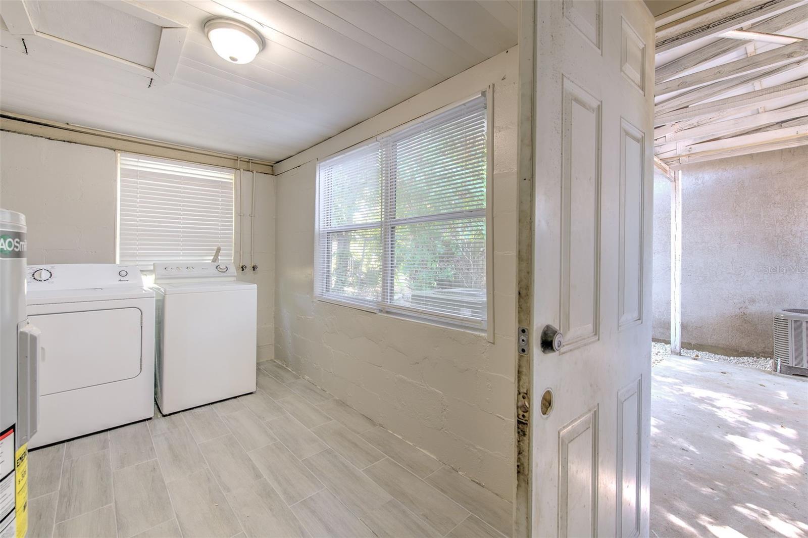 Image 29 of 35 For 905 Ball Street