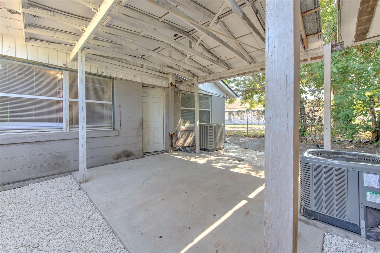 Image 33 of 35 For 905 Ball Street