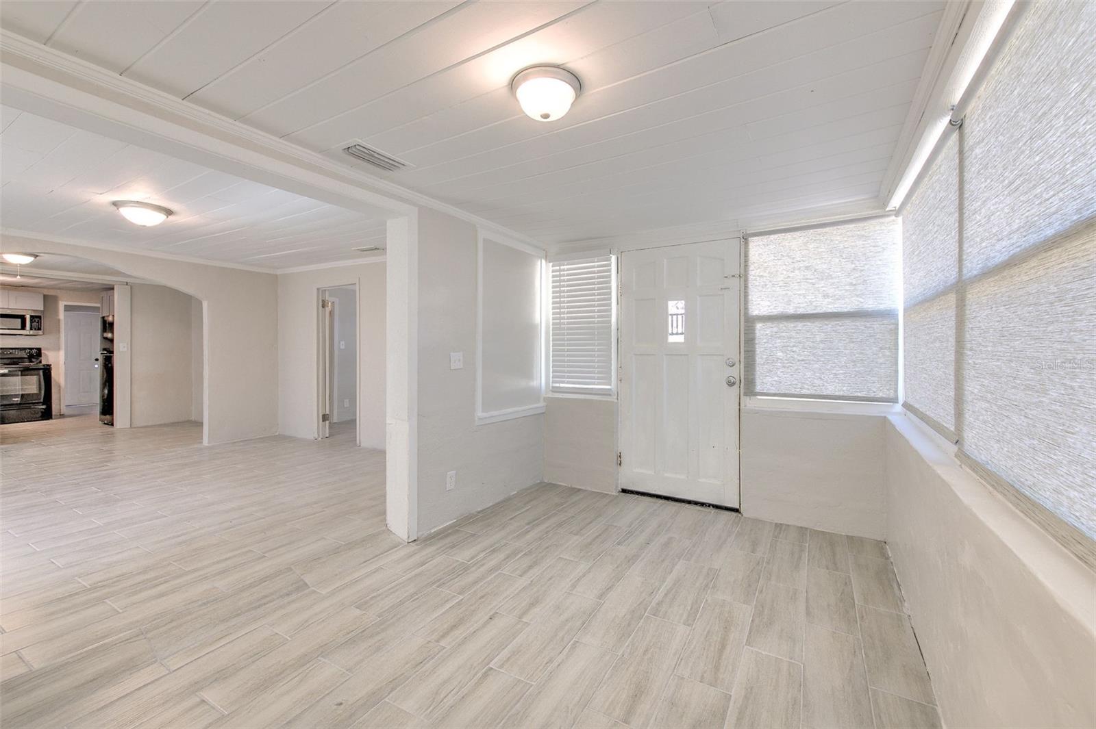 Image 8 of 35 For 905 Ball Street