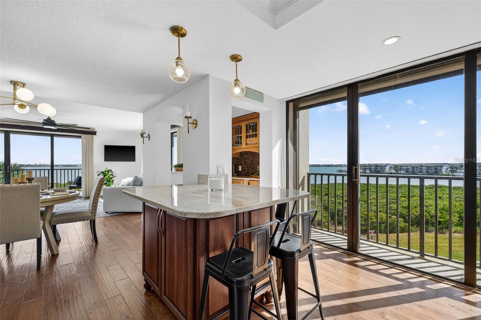 Image 10 of 35 For 1501 Gulf Boulevard 205